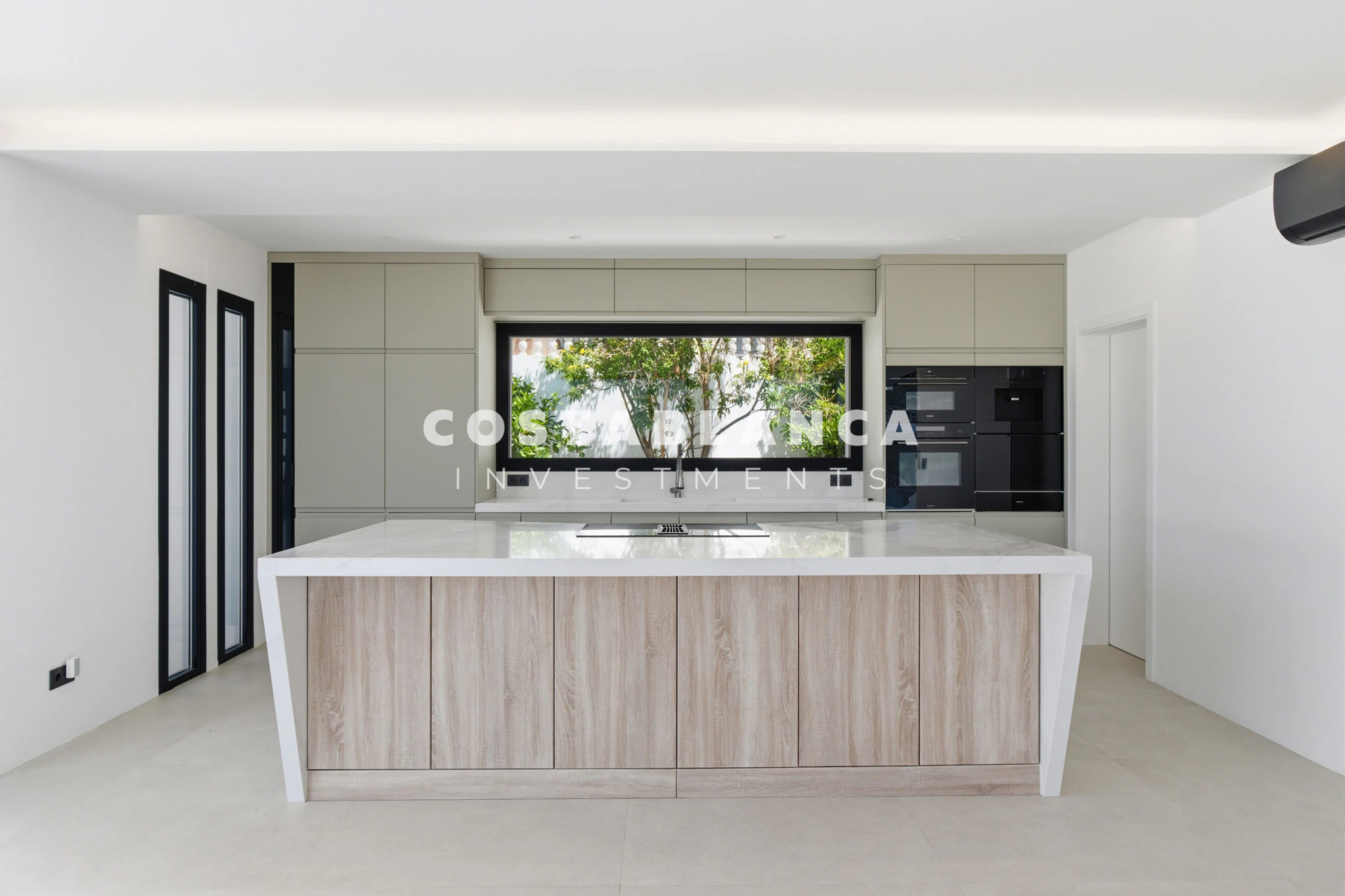 Modern villa with Infinity Pool for Sale in Moraira