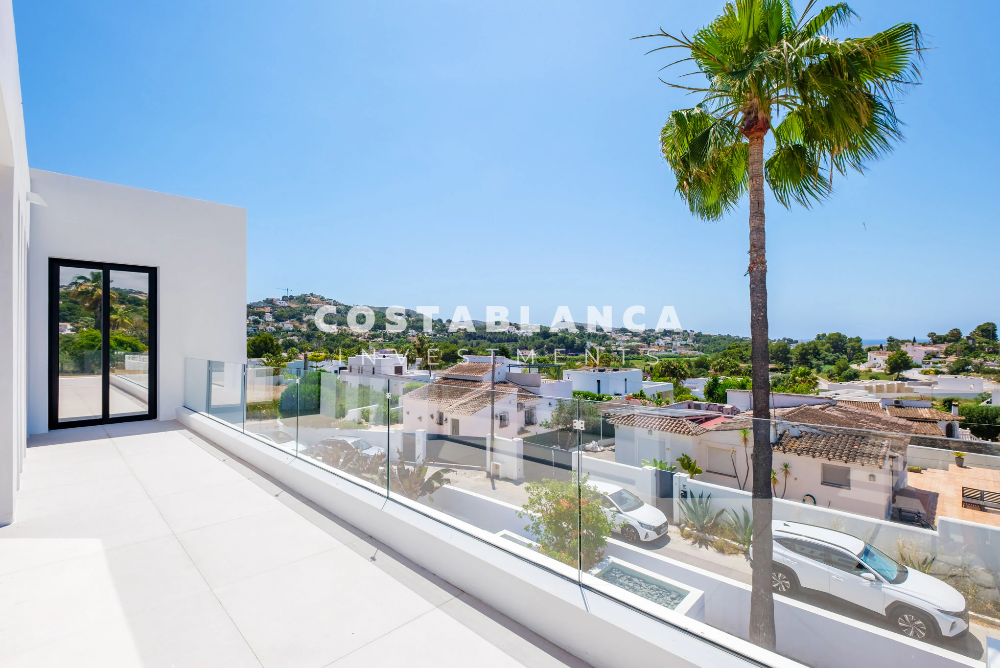 Modern villa with Infinity Pool for Sale in Moraira