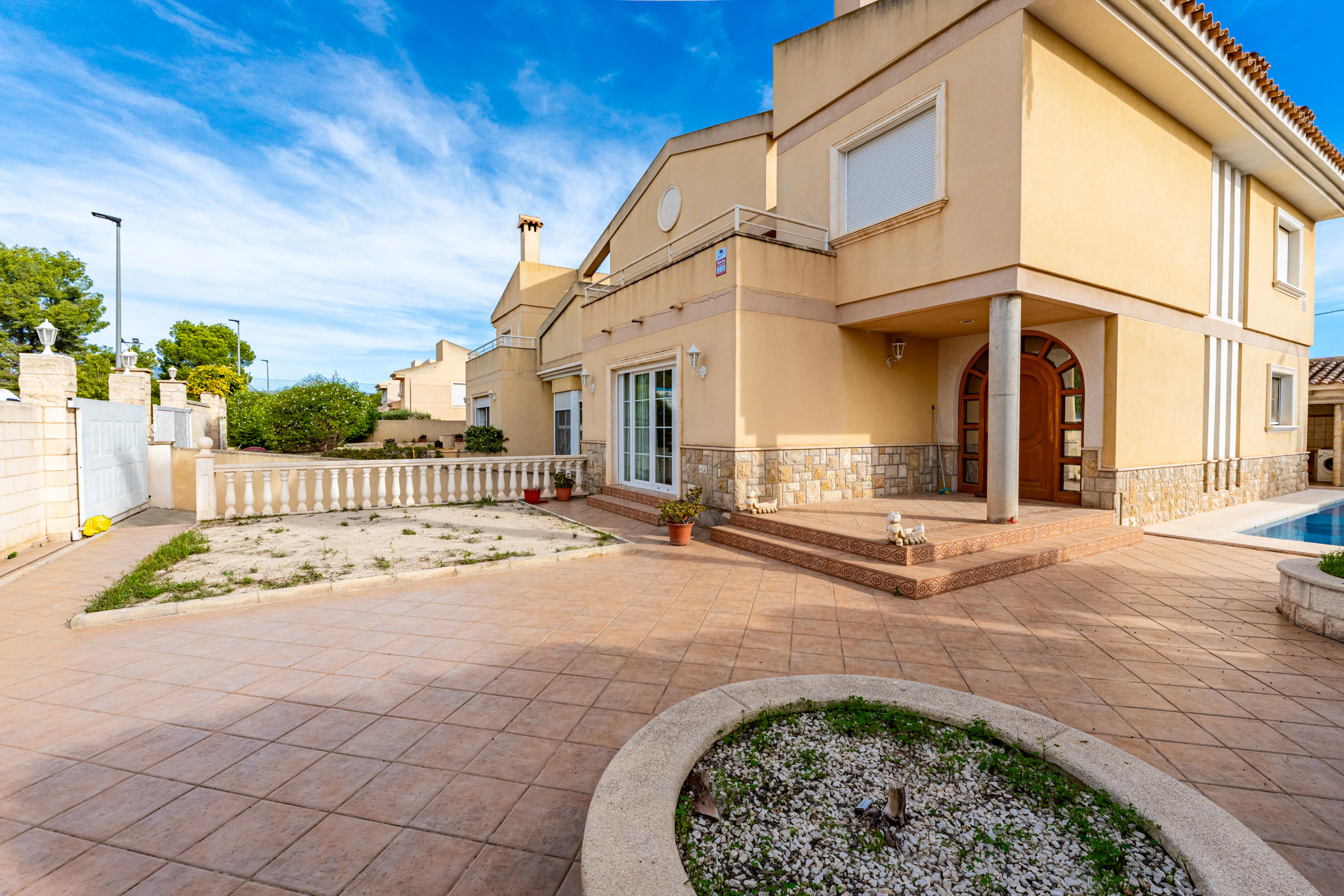 Bright and Spacious Villa for sale in Alfaz del Pi