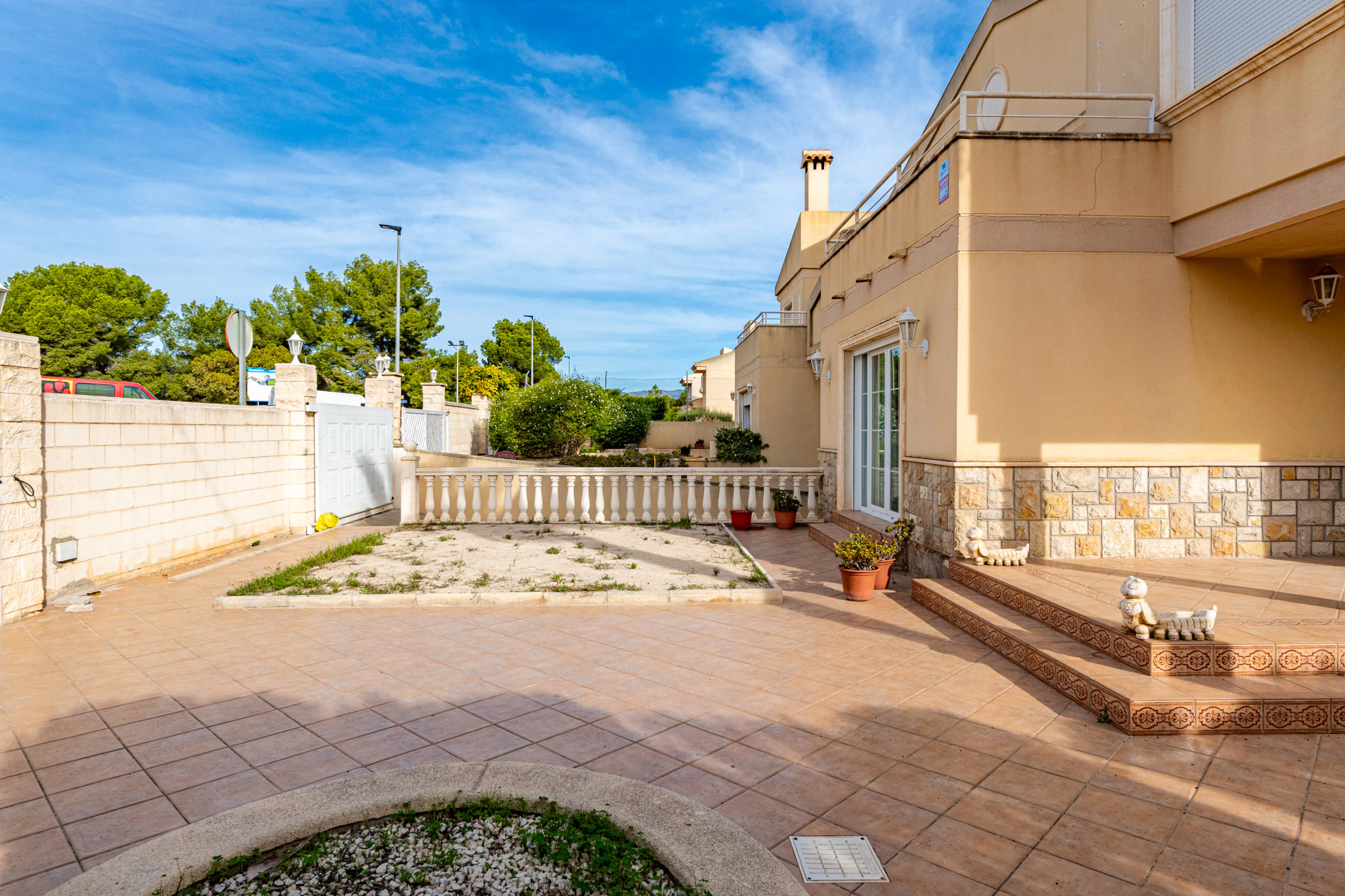 Bright and Spacious Villa for sale in Alfaz del Pi