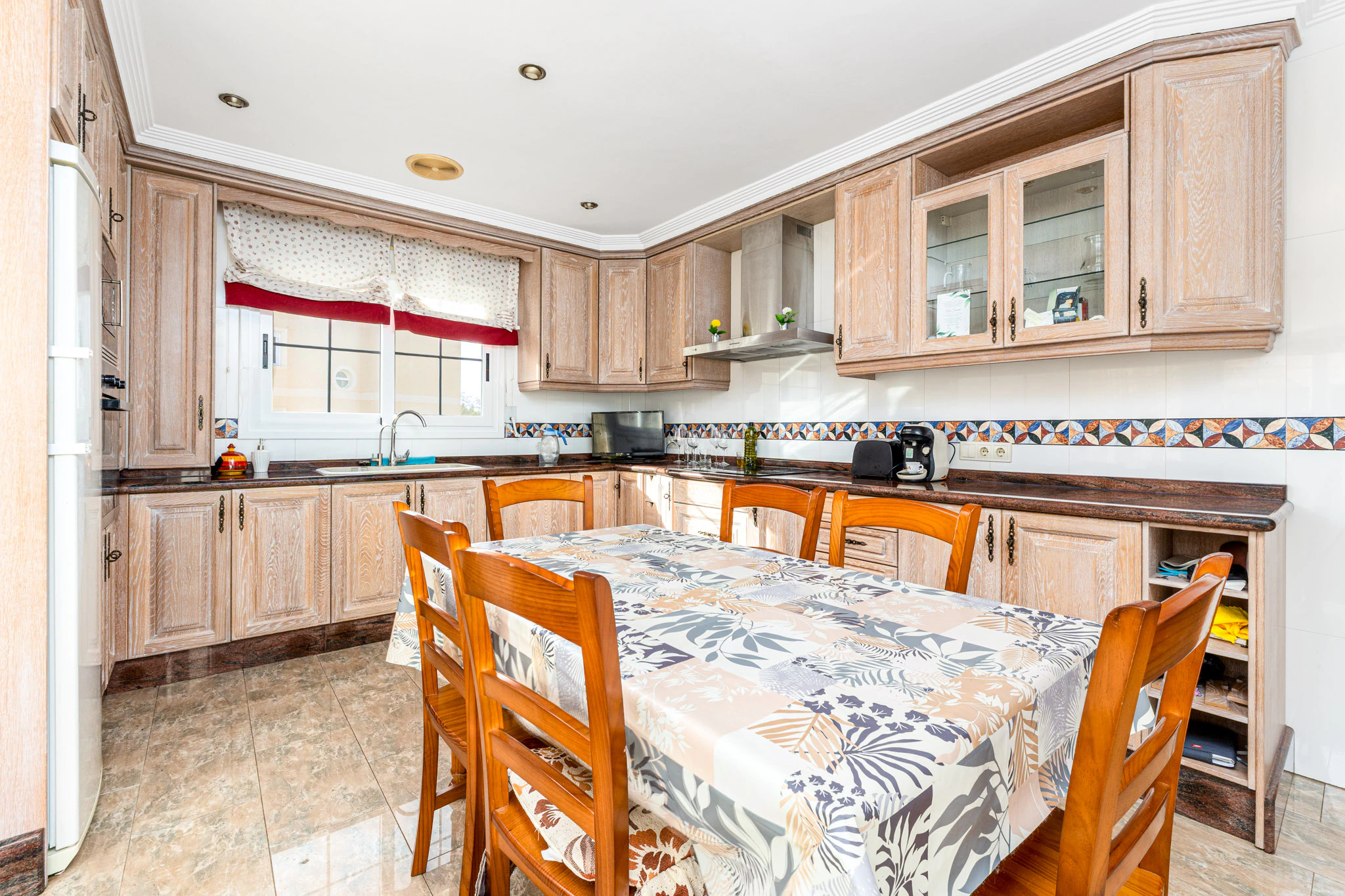 Bright and Spacious Villa for sale in Alfaz del Pi