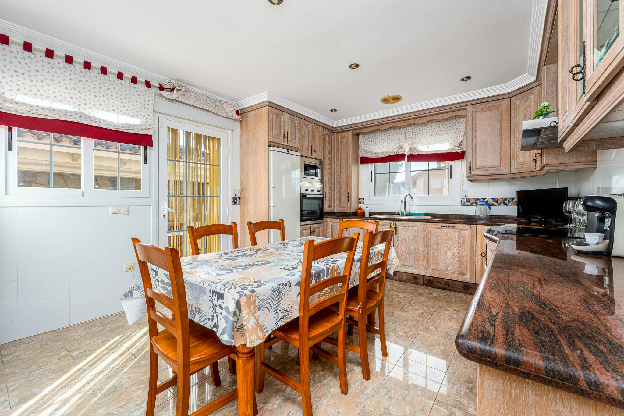 Bright and Spacious Villa for sale in Alfaz del Pi