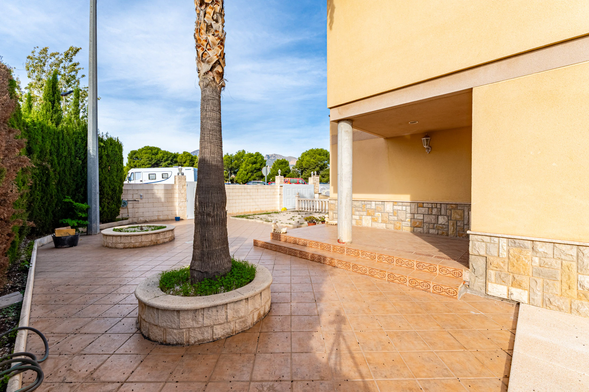 Bright and Spacious Villa for sale in Alfaz del Pi
