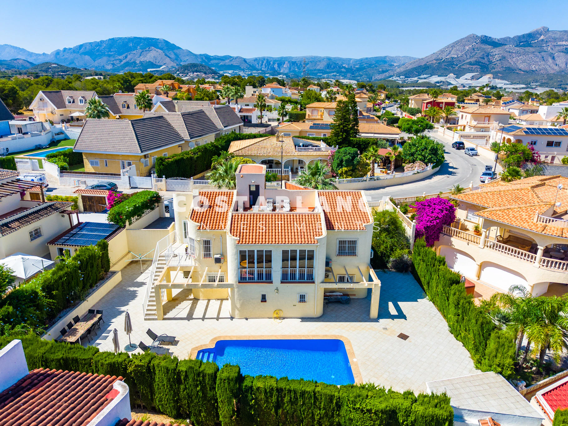 Spacious 5 Bedroom Villa with Panoramic Sea Views in Bello Horizonte, La Nucía