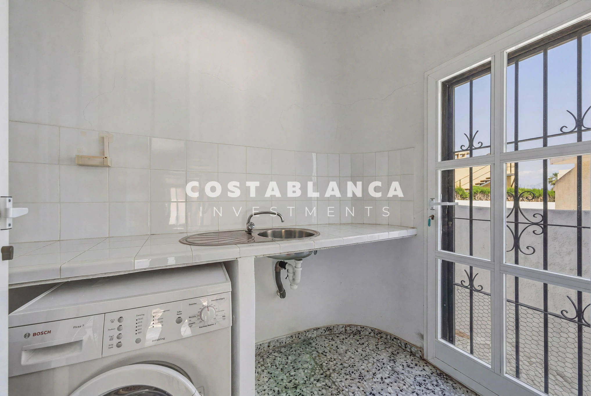 Traditional Mediterranean Villa with Sea Views for sale in L’Albir