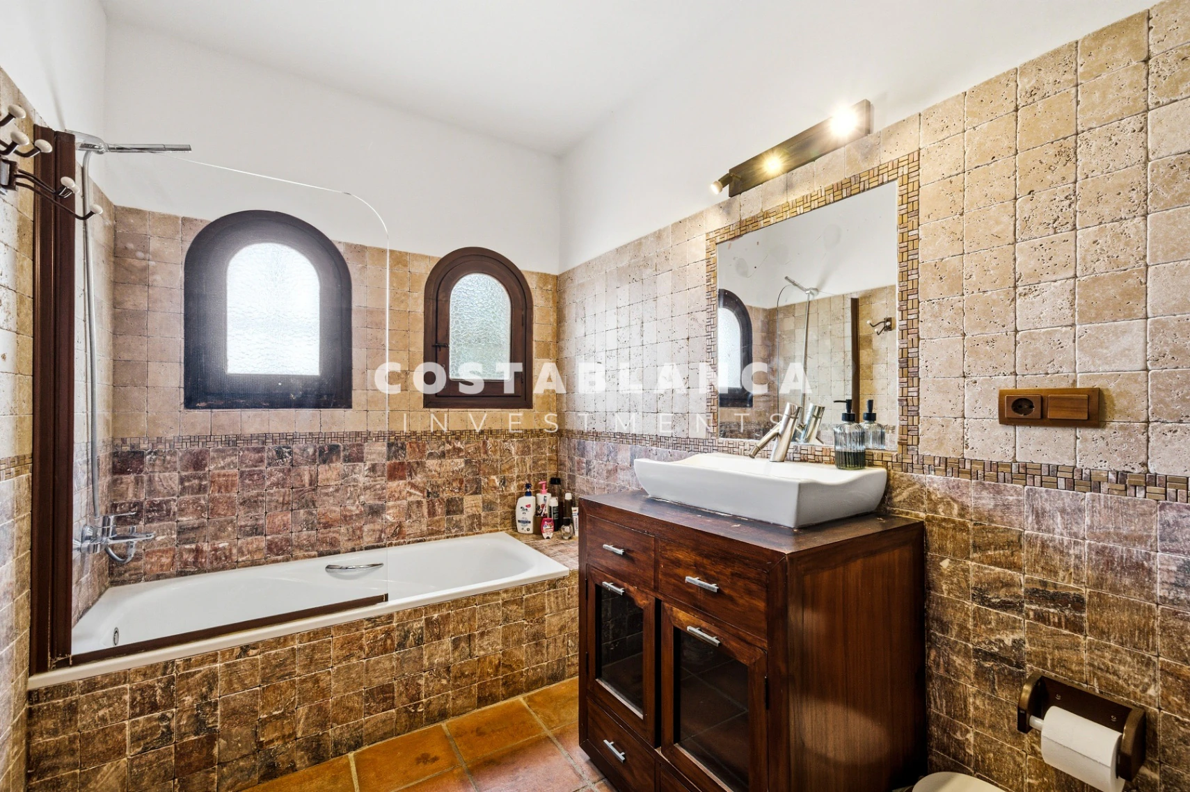 Exclusive Renovated Villa with Sea Views, Guest Apartment and Infinity Pool for sale in Moraira