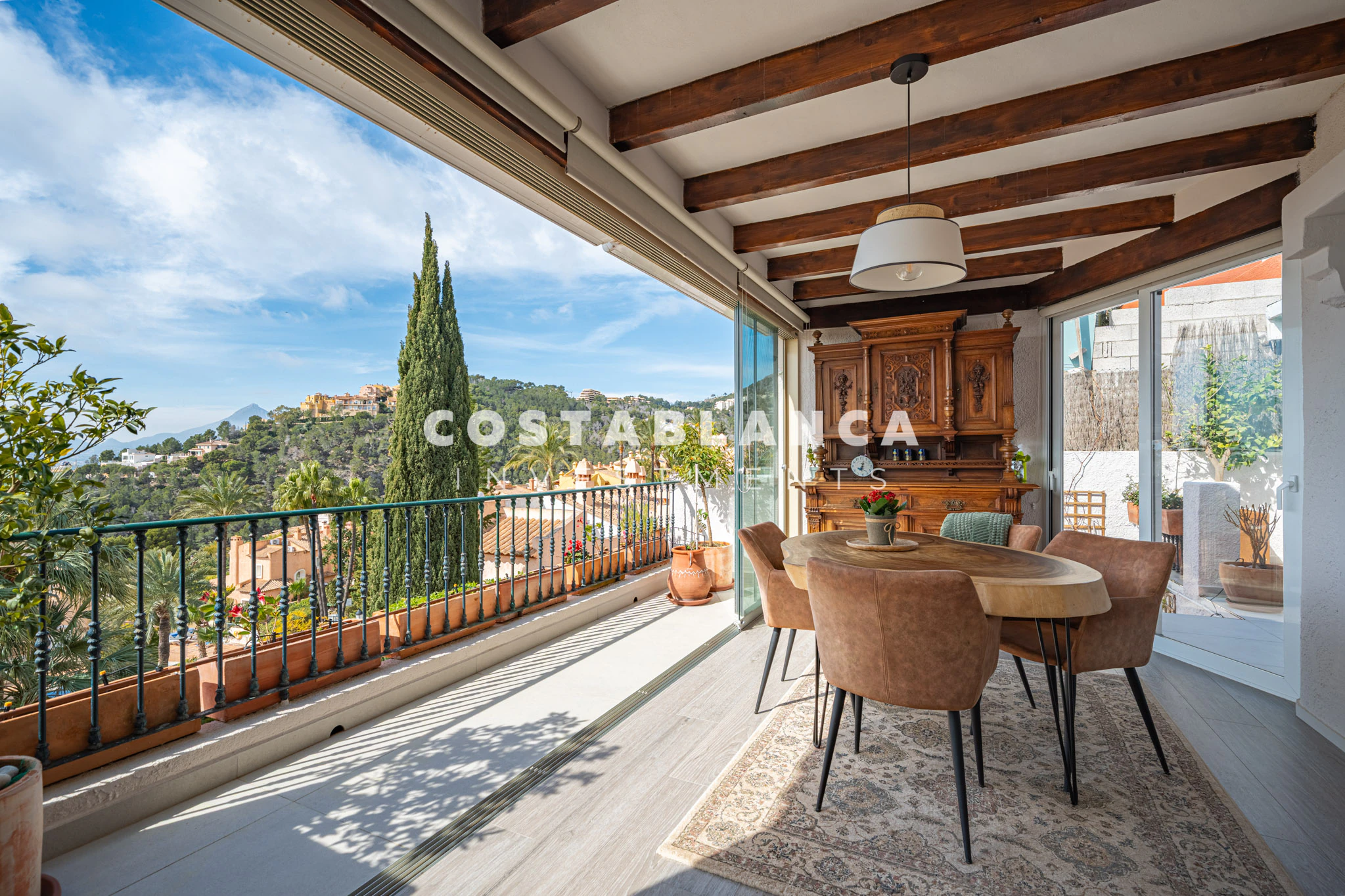 Elegant Semi-Detached house with Panoramic Sea Views and Dual Terraces for sale in Altea Hills
