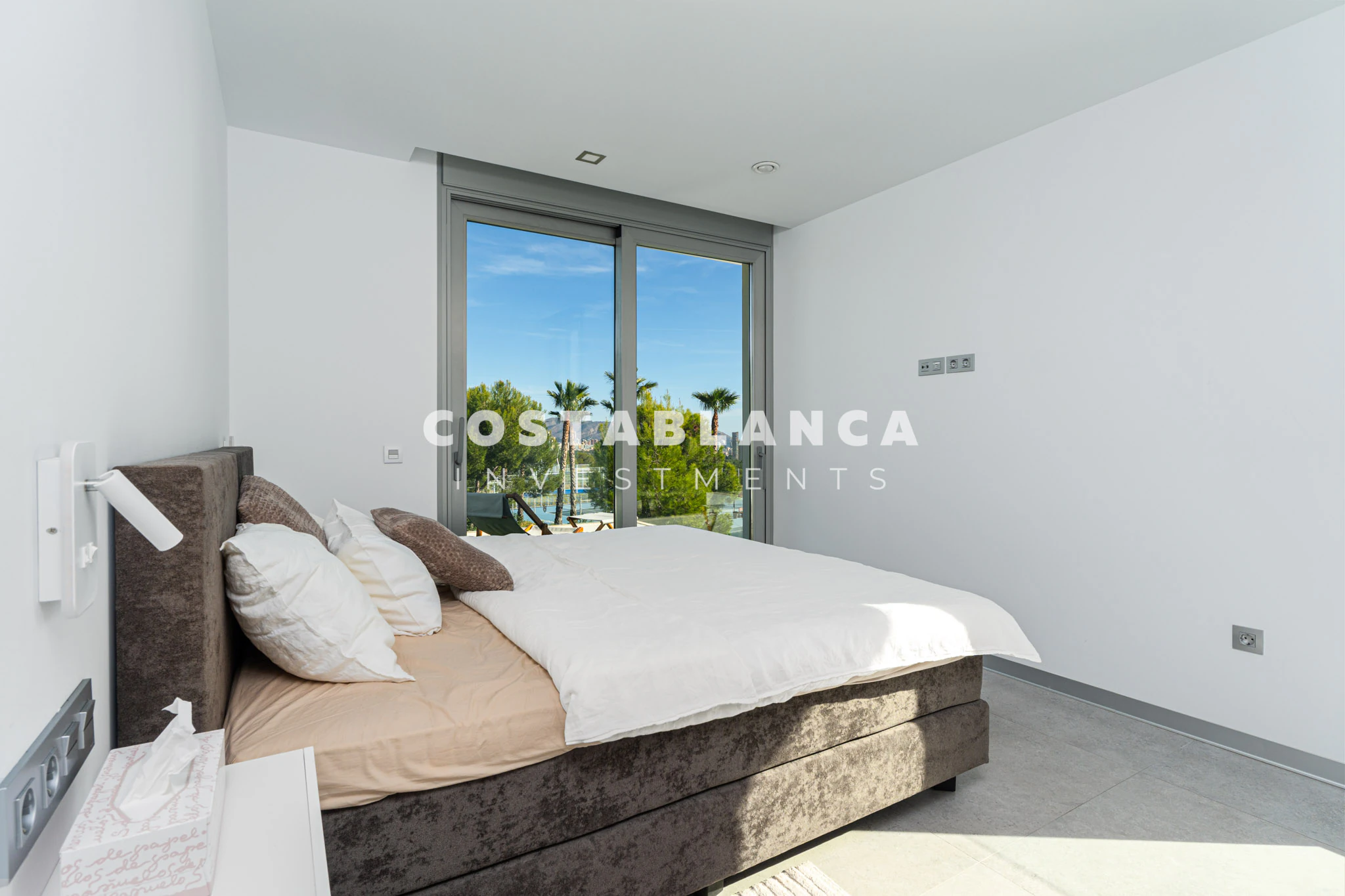 Villa Mediterránea Moderna con Piscina Privada y Acabados de Alta Gama en venta en Finestrat