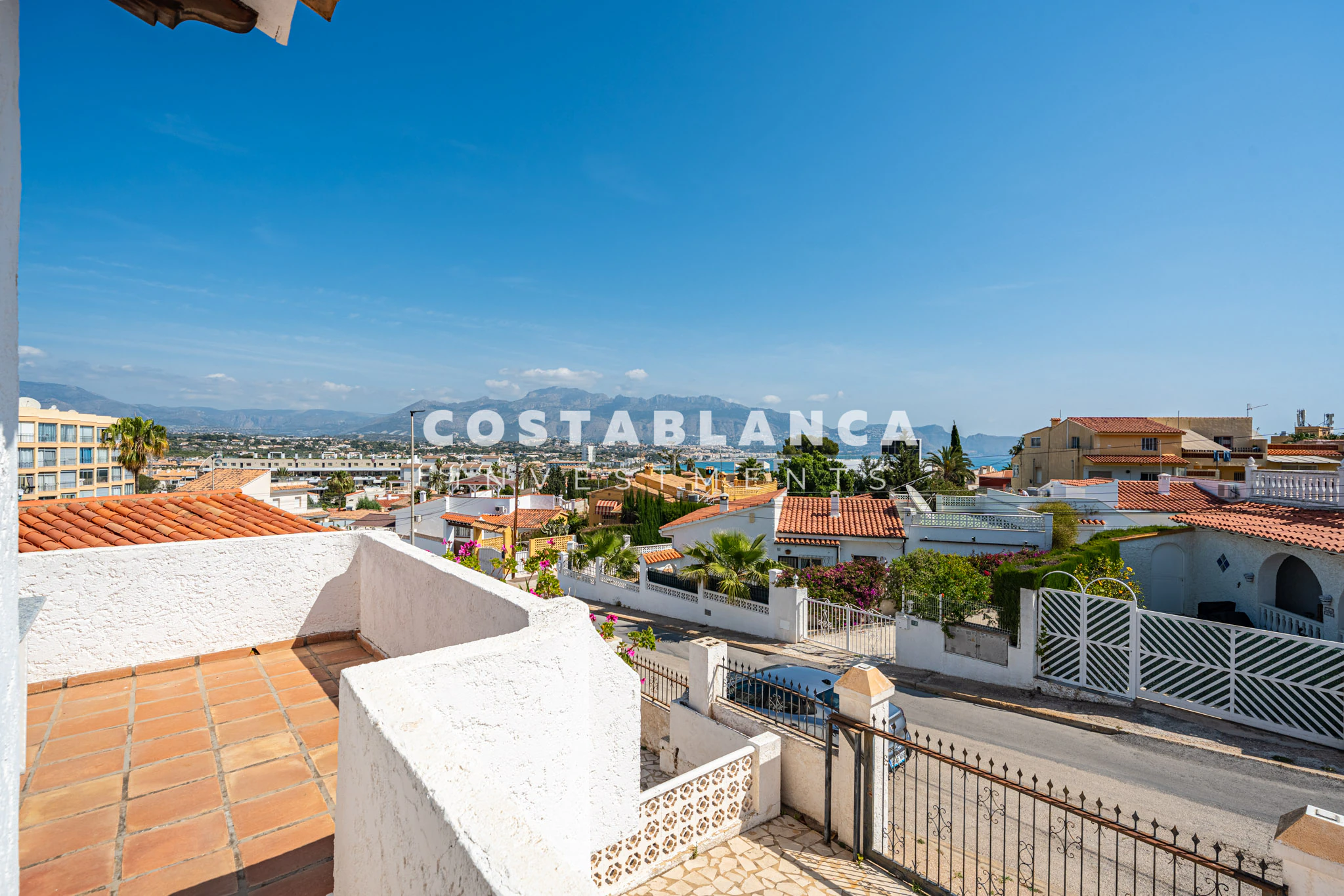 Traditional Mediterranean Villa with Sea Views for sale in L’Albir