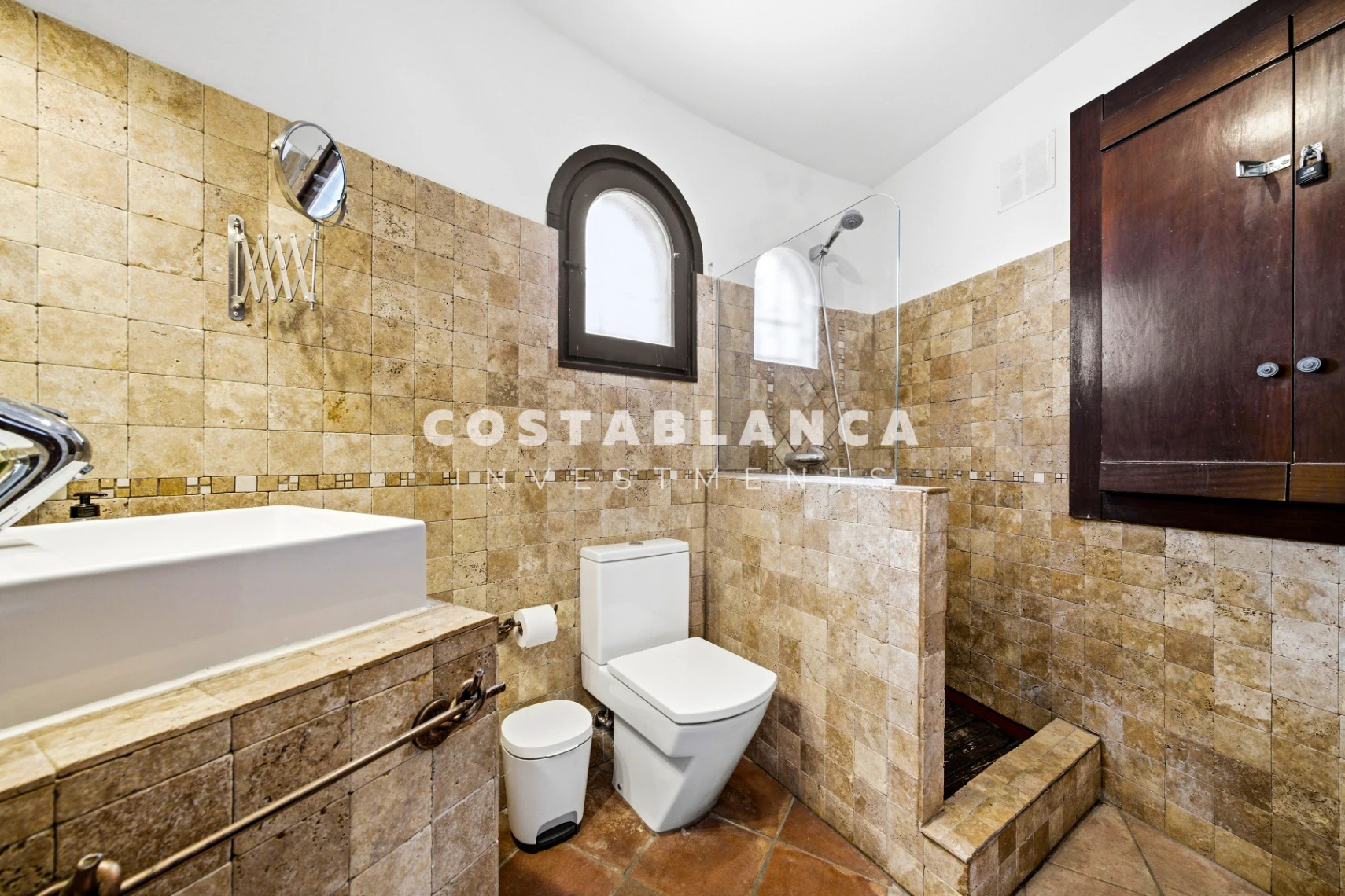 Exclusive Renovated Villa with Sea Views, Guest Apartment and Infinity Pool for sale in Moraira