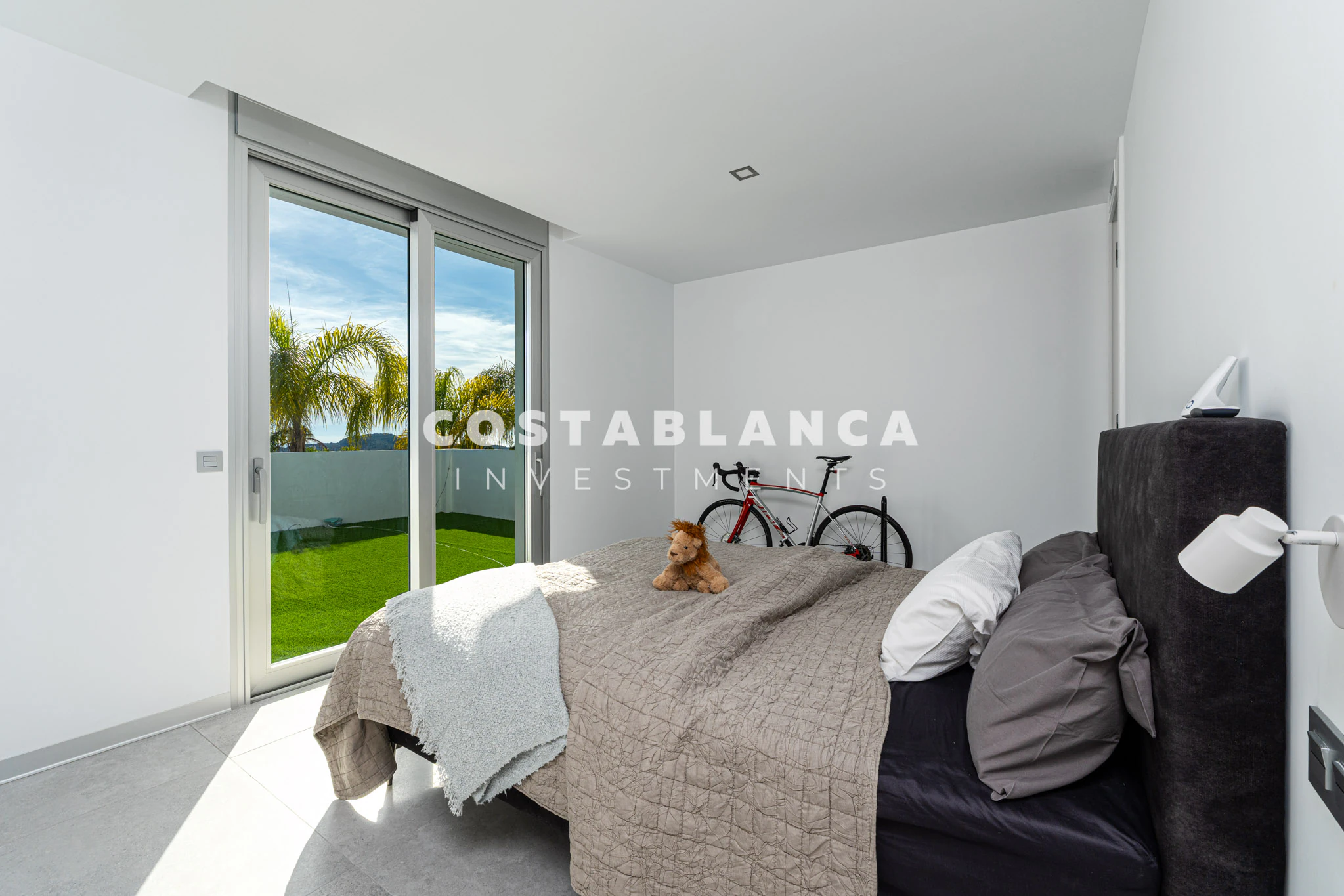 Villa Mediterránea Moderna con Piscina Privada y Acabados de Alta Gama en venta en Finestrat