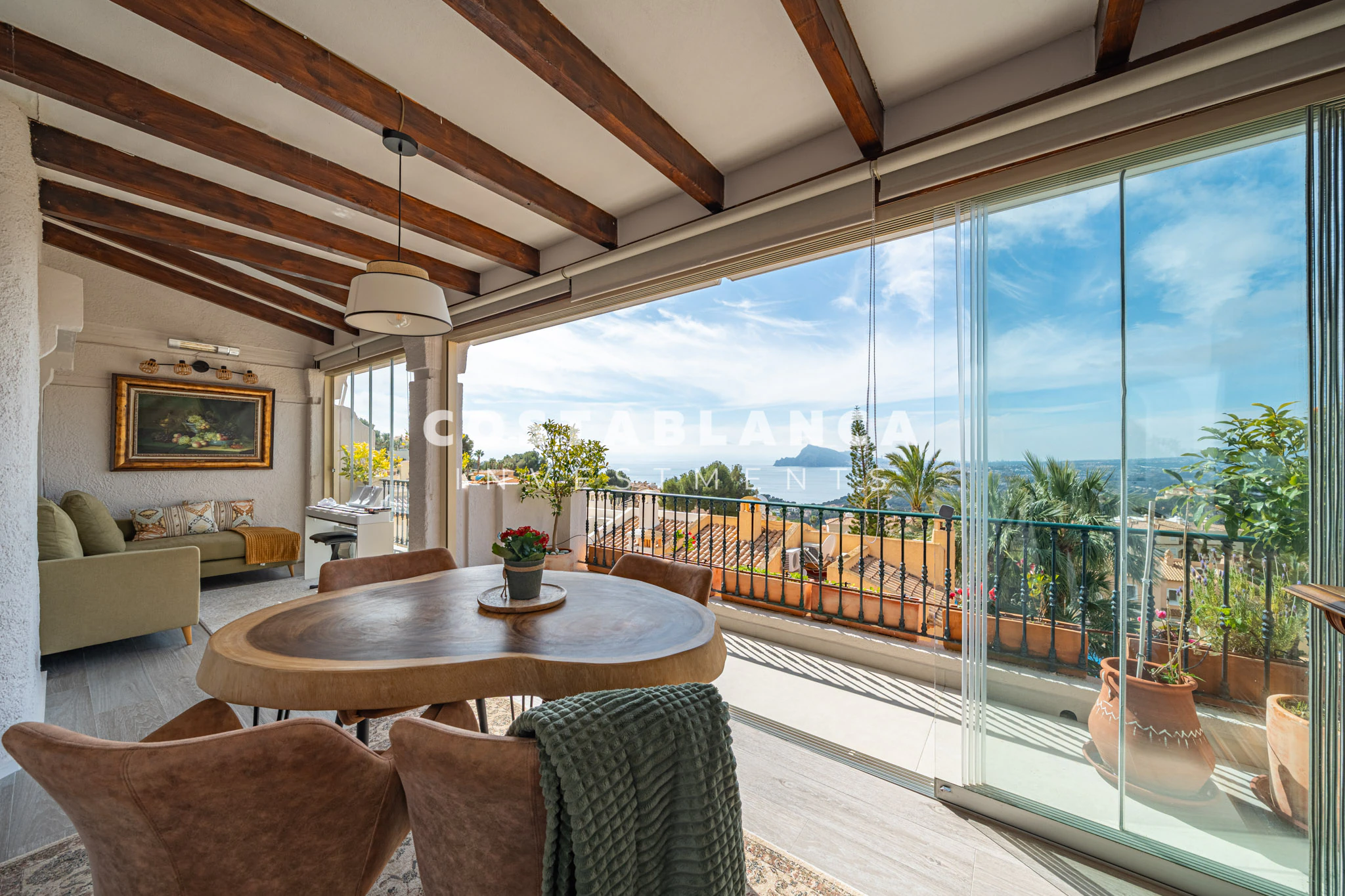 Elegant Semi-Detached house with Panoramic Sea Views and Dual Terraces for sale in Altea Hills