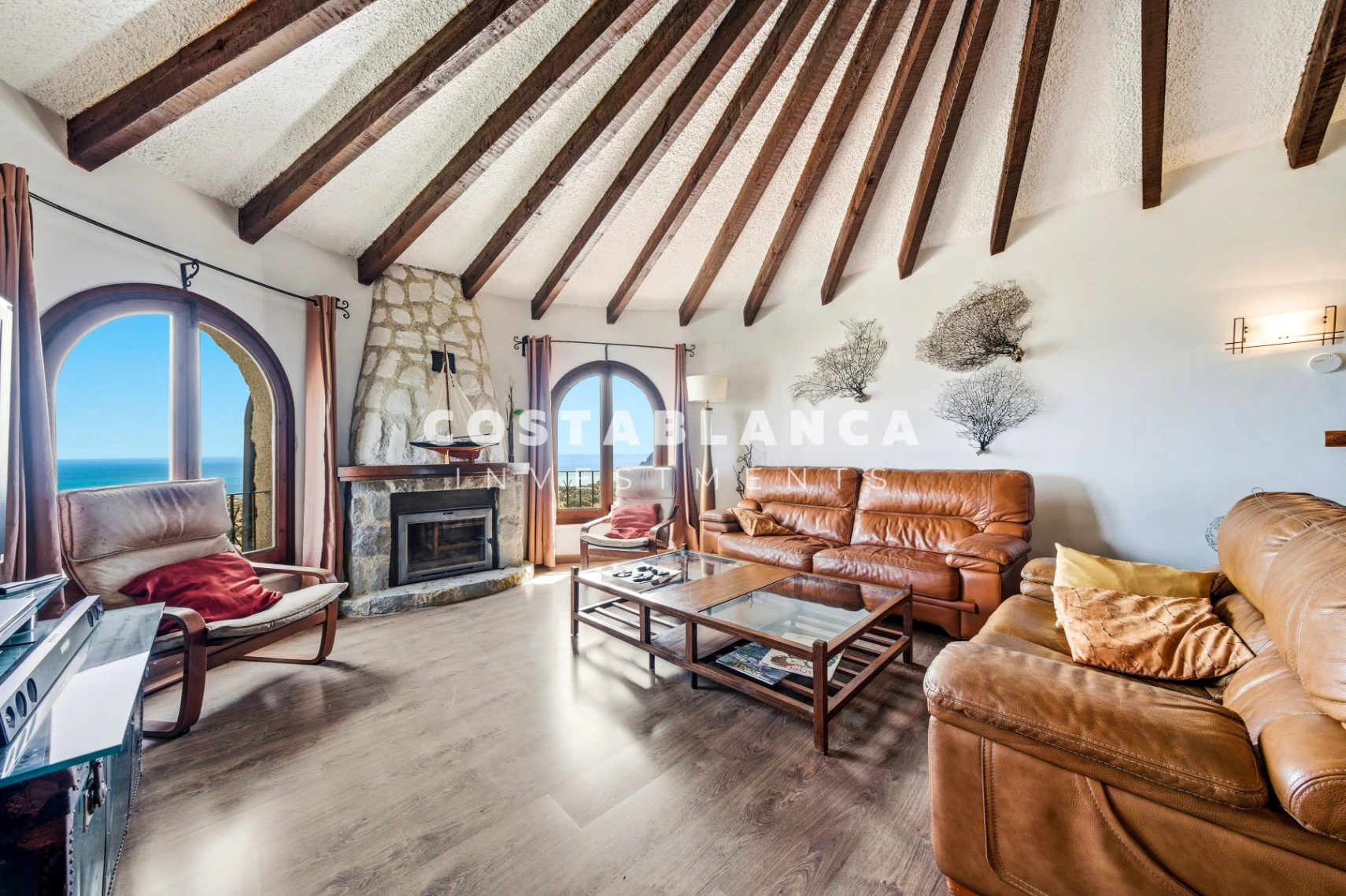 Exclusive Renovated Villa with Sea Views, Guest Apartment and Infinity Pool for sale in Moraira