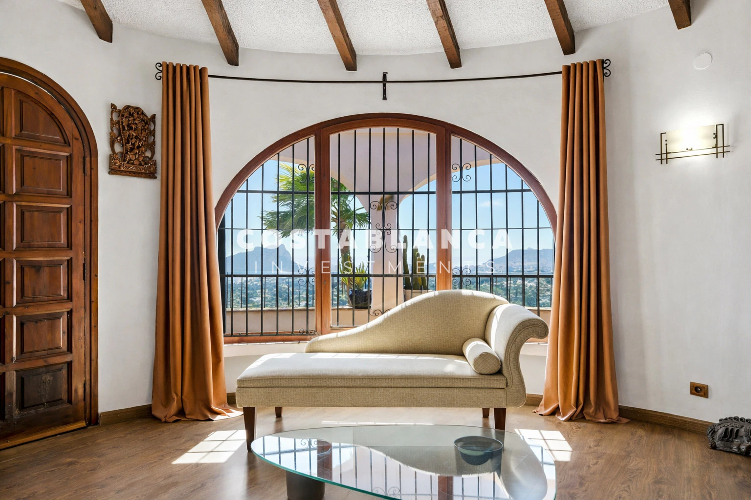 Exclusive Renovated Villa with Sea Views, Guest Apartment and Infinity Pool for sale in Moraira