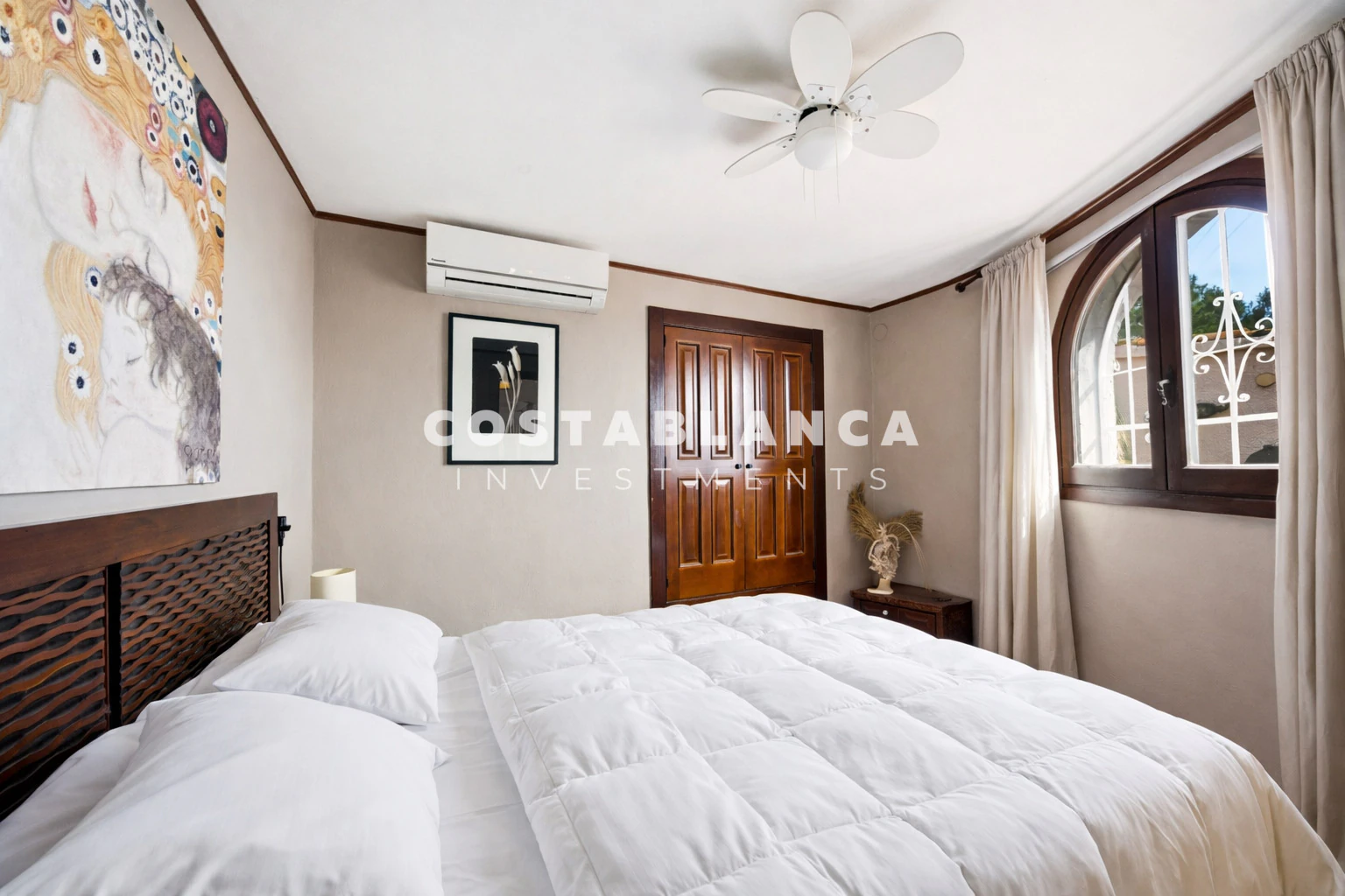 Exclusive Renovated Villa with Sea Views, Guest Apartment and Infinity Pool for sale in Moraira