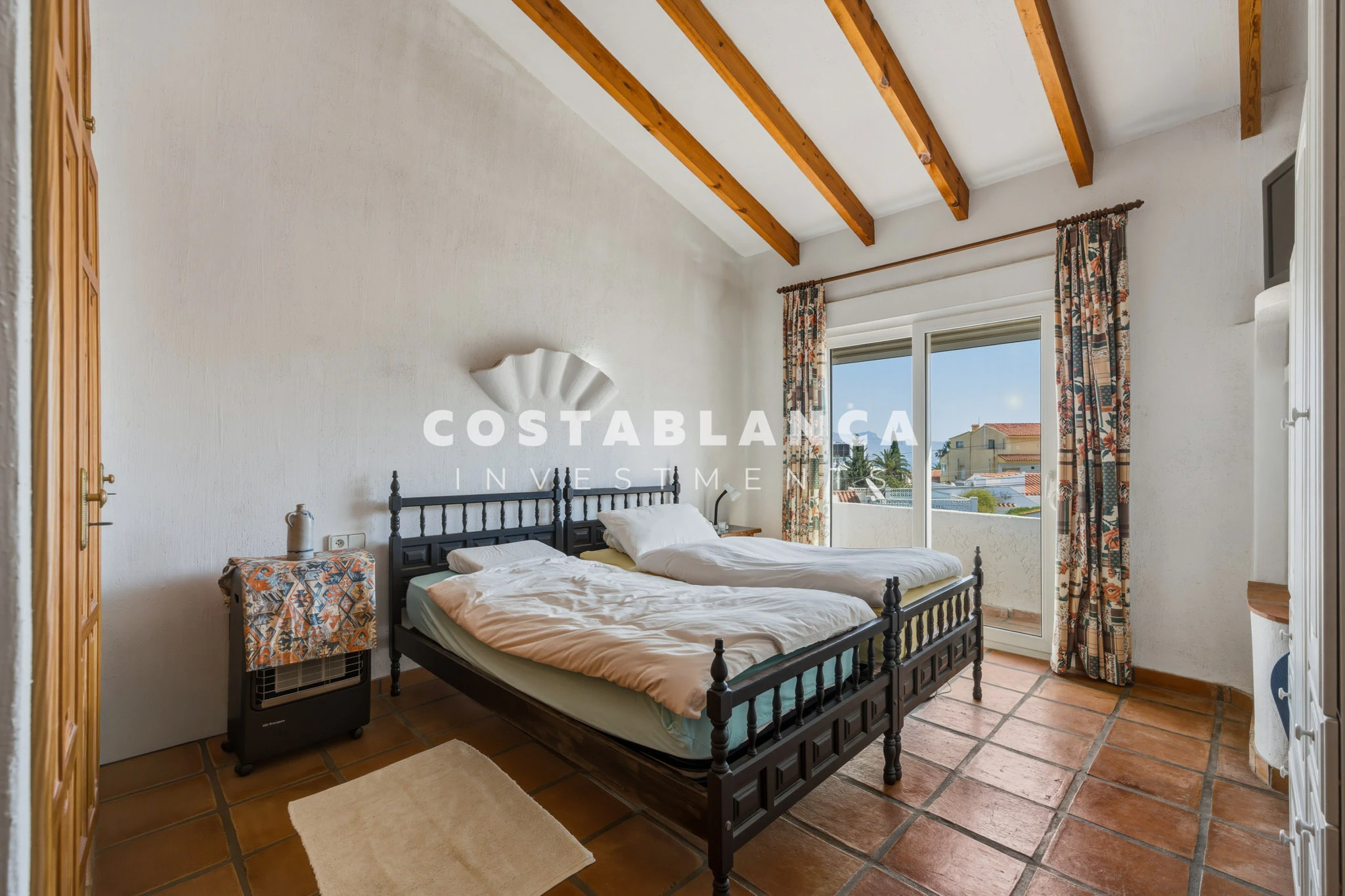 Traditional Mediterranean Villa with Sea Views for sale in L’Albir