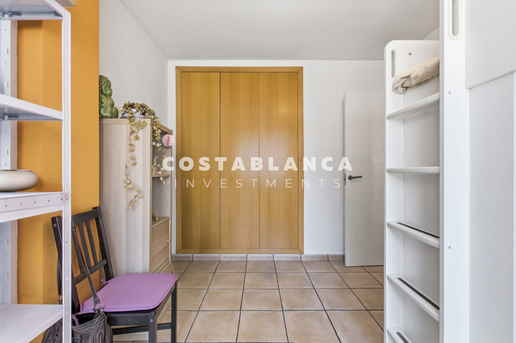 Large Apartment with Balcony for sale In Altea