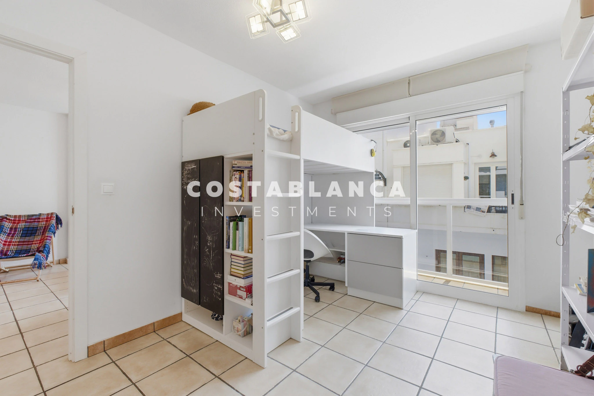Large Apartment with Balcony for sale In Altea