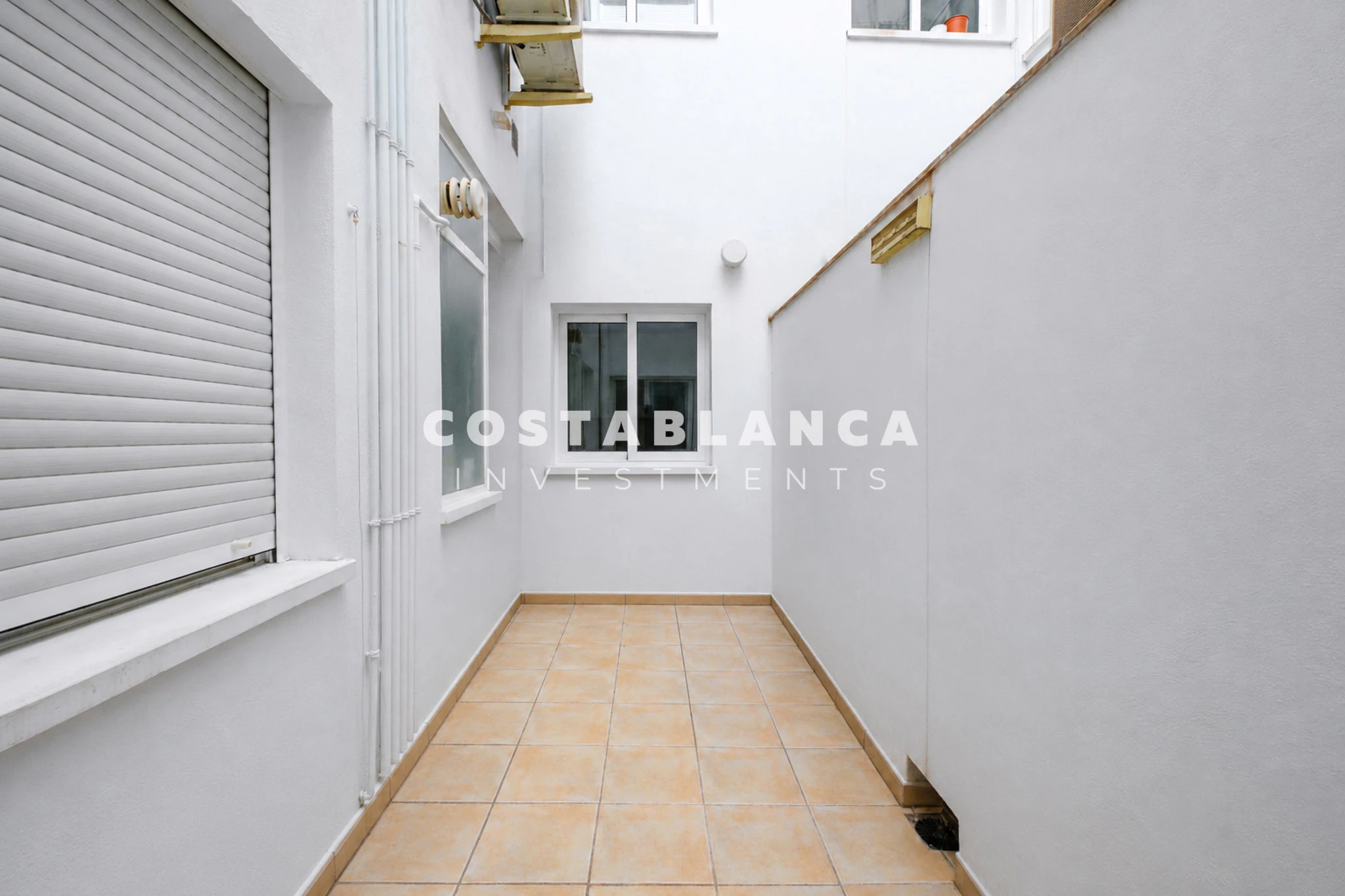 Large Apartment with Balcony for sale In Altea