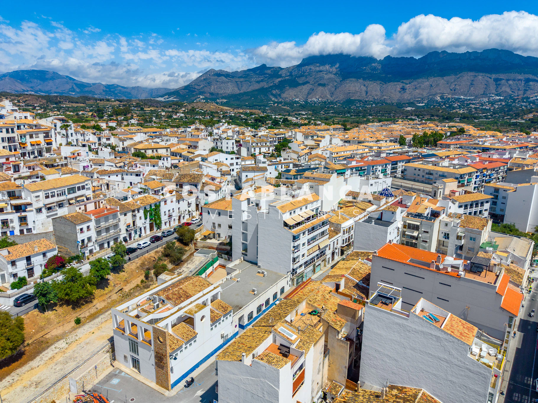Large Apartment with Balcony for sale In Altea