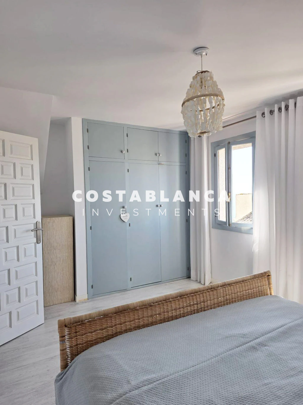 Renovated Ibiza-Style Apartment with Sea Views in Altea
