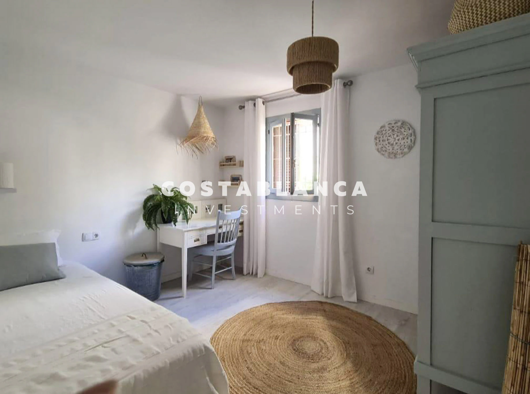 Renovated Ibiza-Style Apartment with Sea Views in Altea