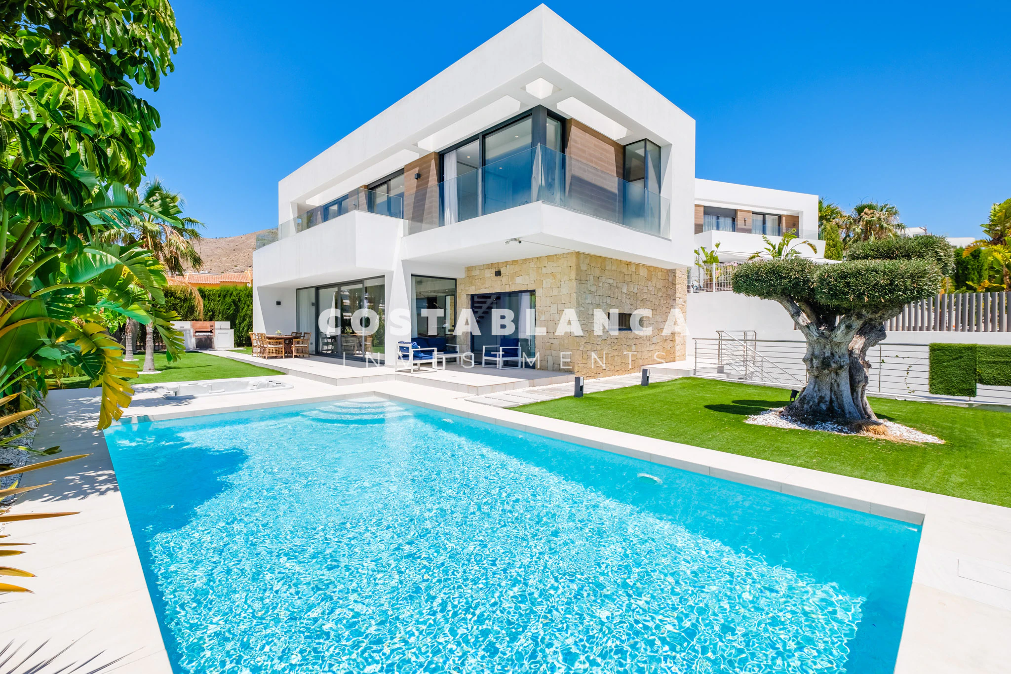 Modern Luxury Villa for sale In Finestrat