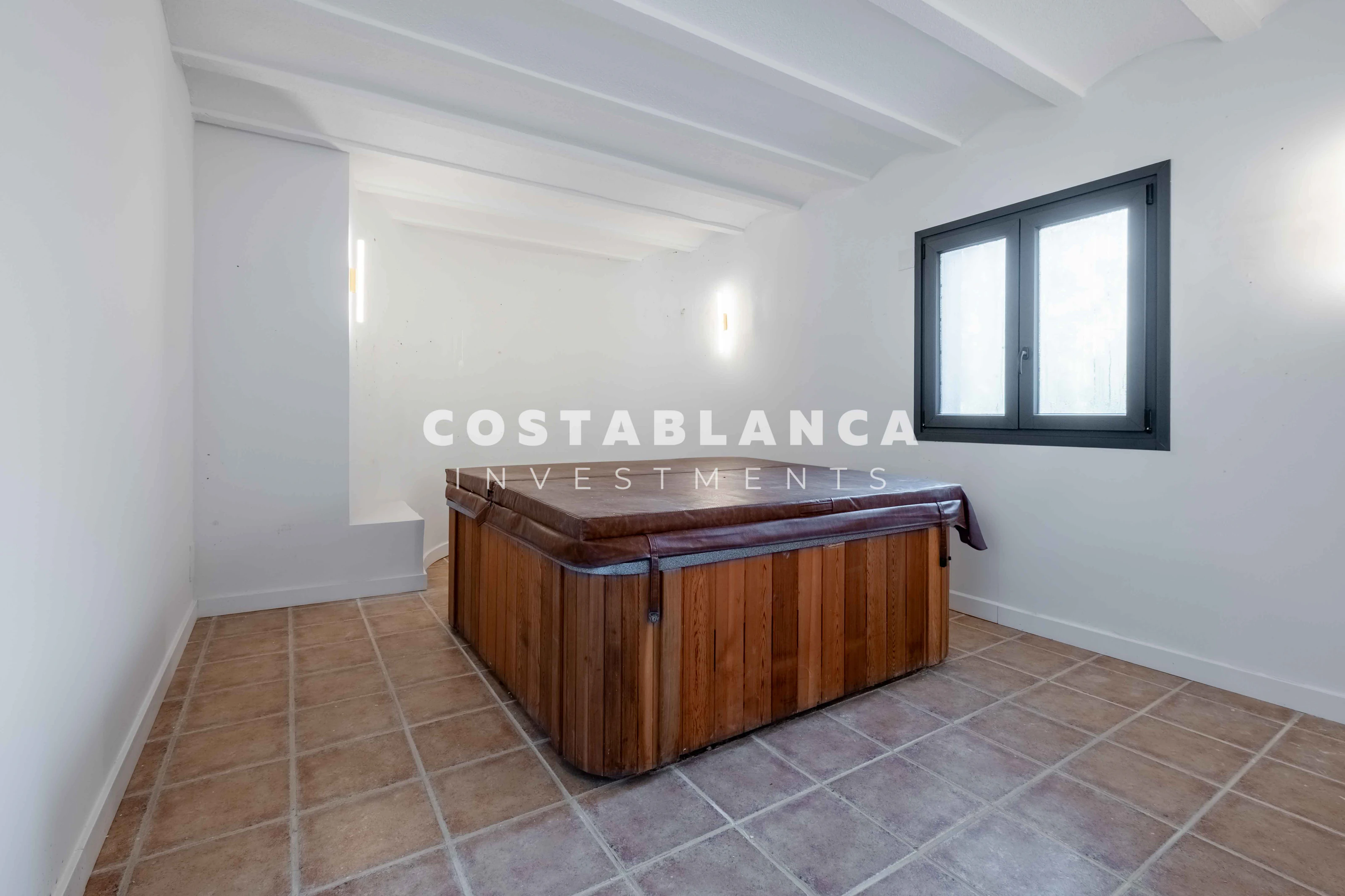 Luxury Renovated Villa with Wellness Area for sale in Altea la Vella