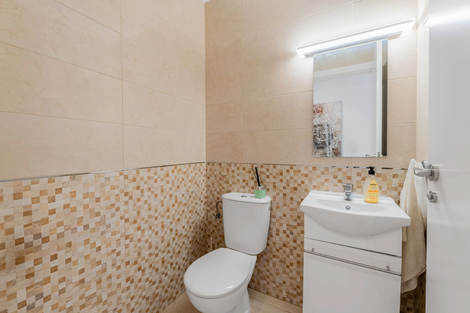 Moderne Mediterrane Villa zu Verkaufen in Alfaz Del Pi mit Panoramablick auf das Meer und die Berge