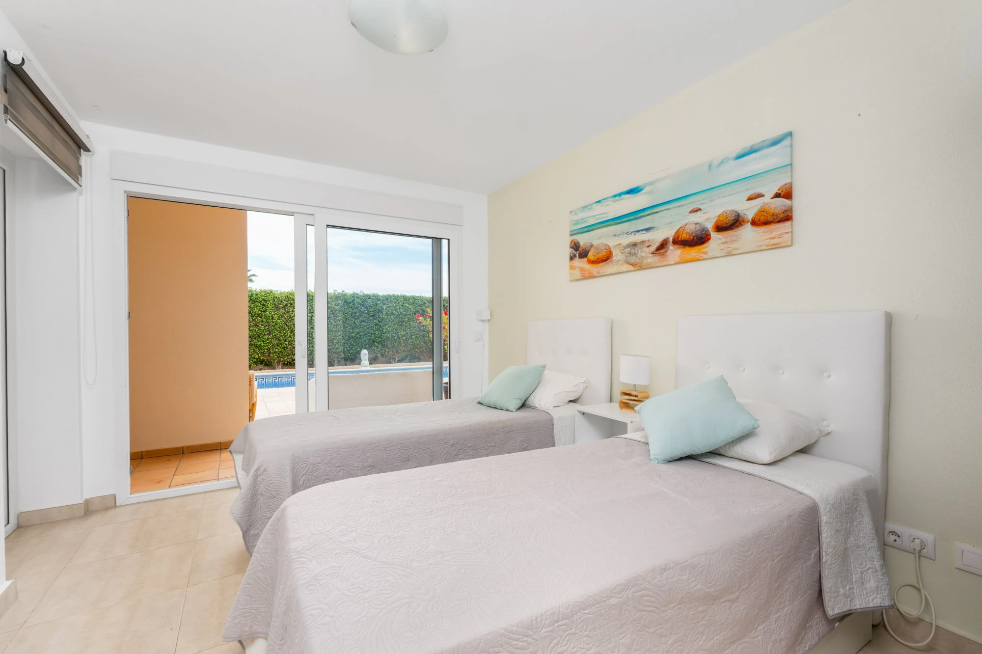 Moderne Mediterrane Villa zu Verkaufen in Alfaz Del Pi mit Panoramablick auf das Meer und die Berge
