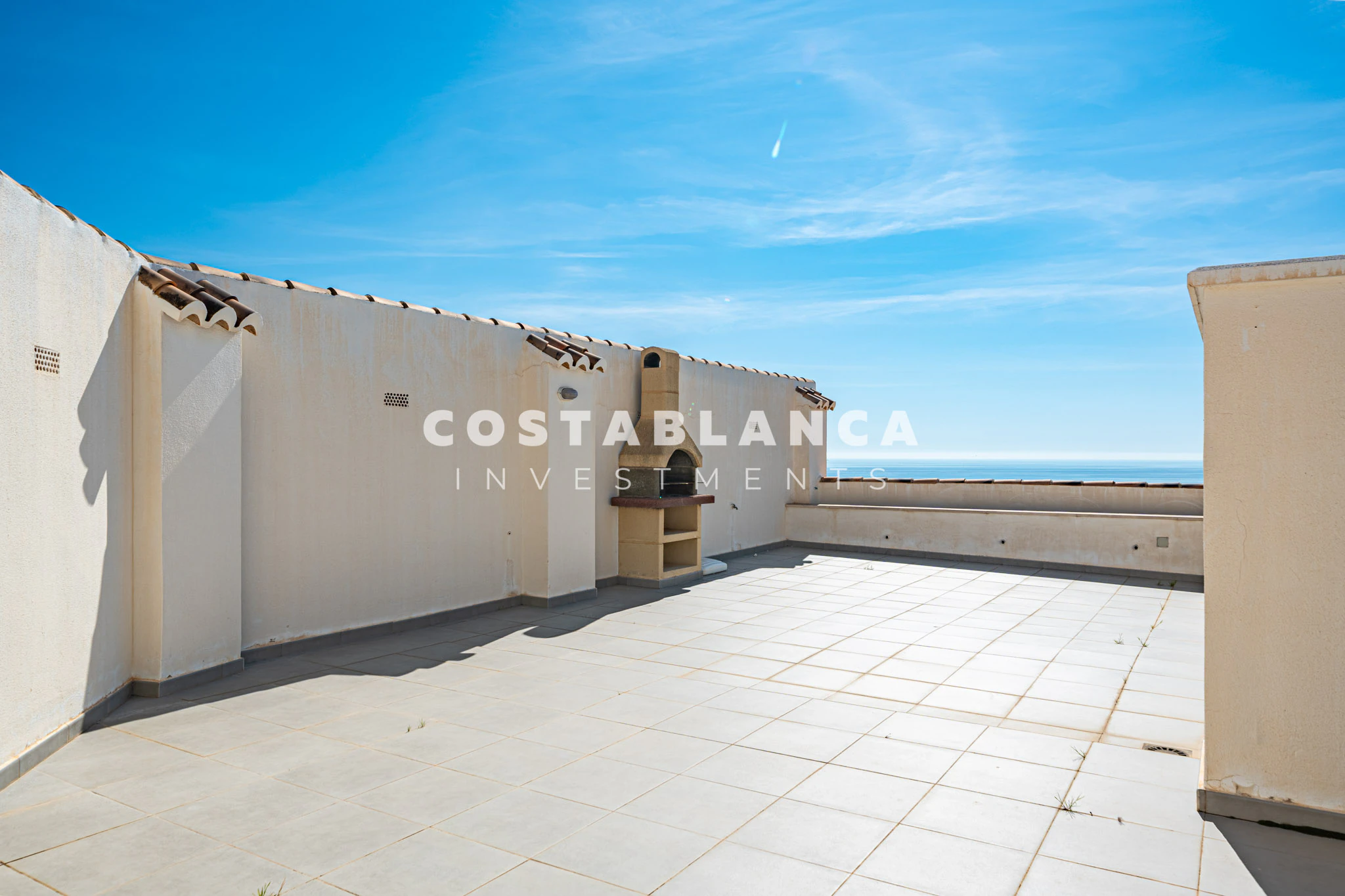 Frontline long term Rental Apartment with Private Rooftop and Open Sea Views in Altea