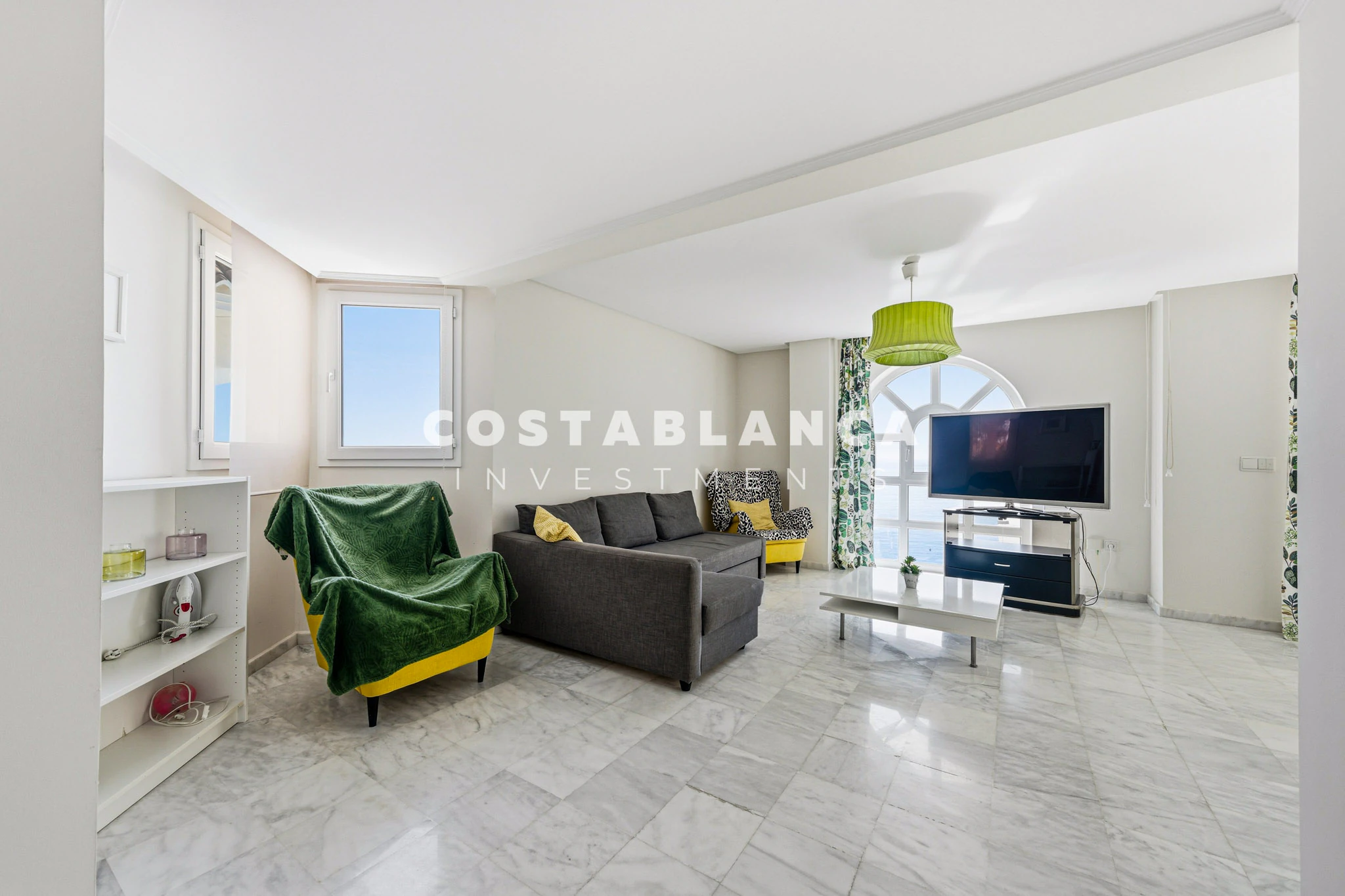 Frontline long term Rental Apartment with Private Rooftop and Open Sea Views in Altea