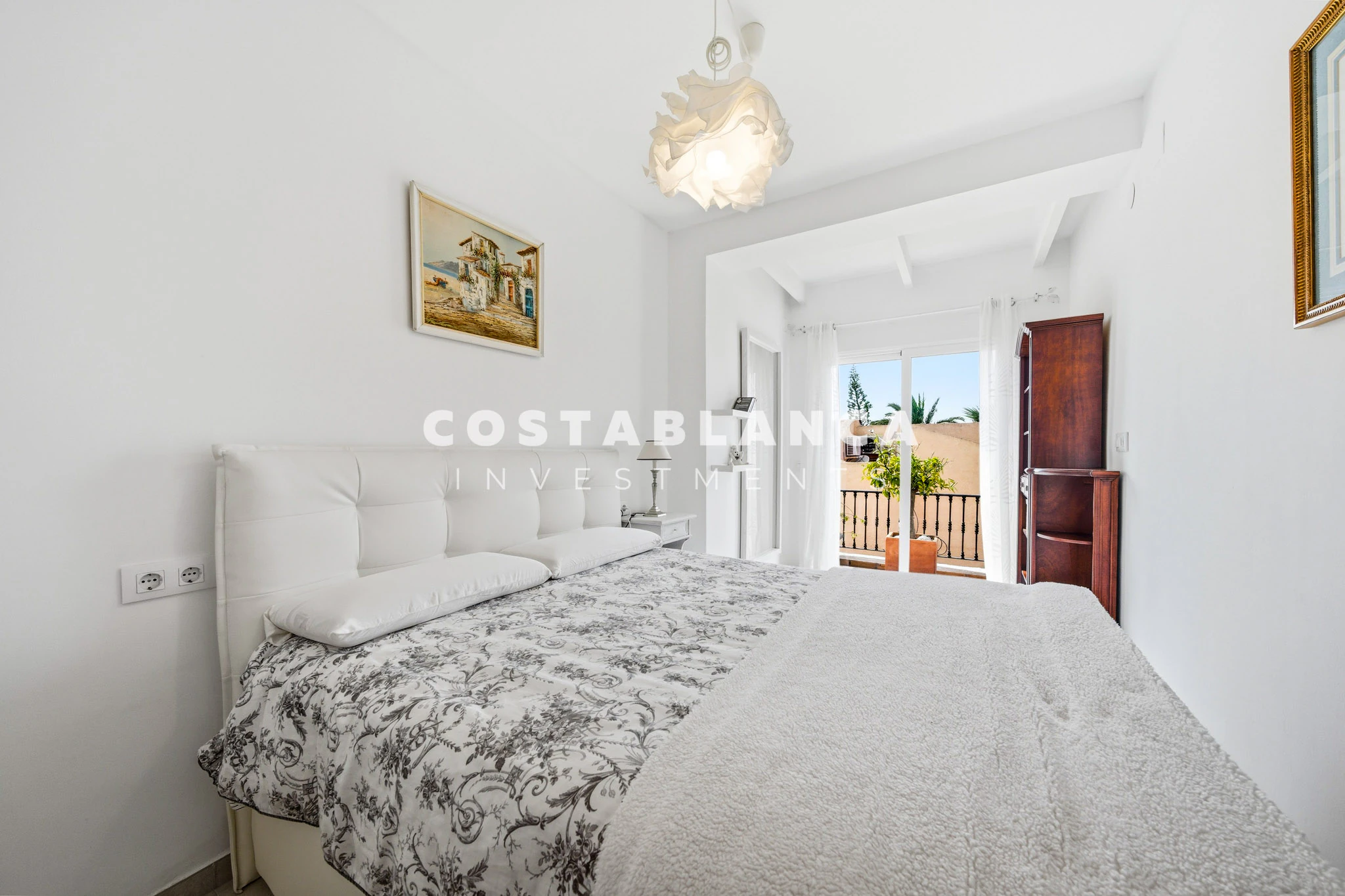 Elegant Semi-Detached house with Panoramic Sea Views and Dual Terraces for sale in Altea Hills