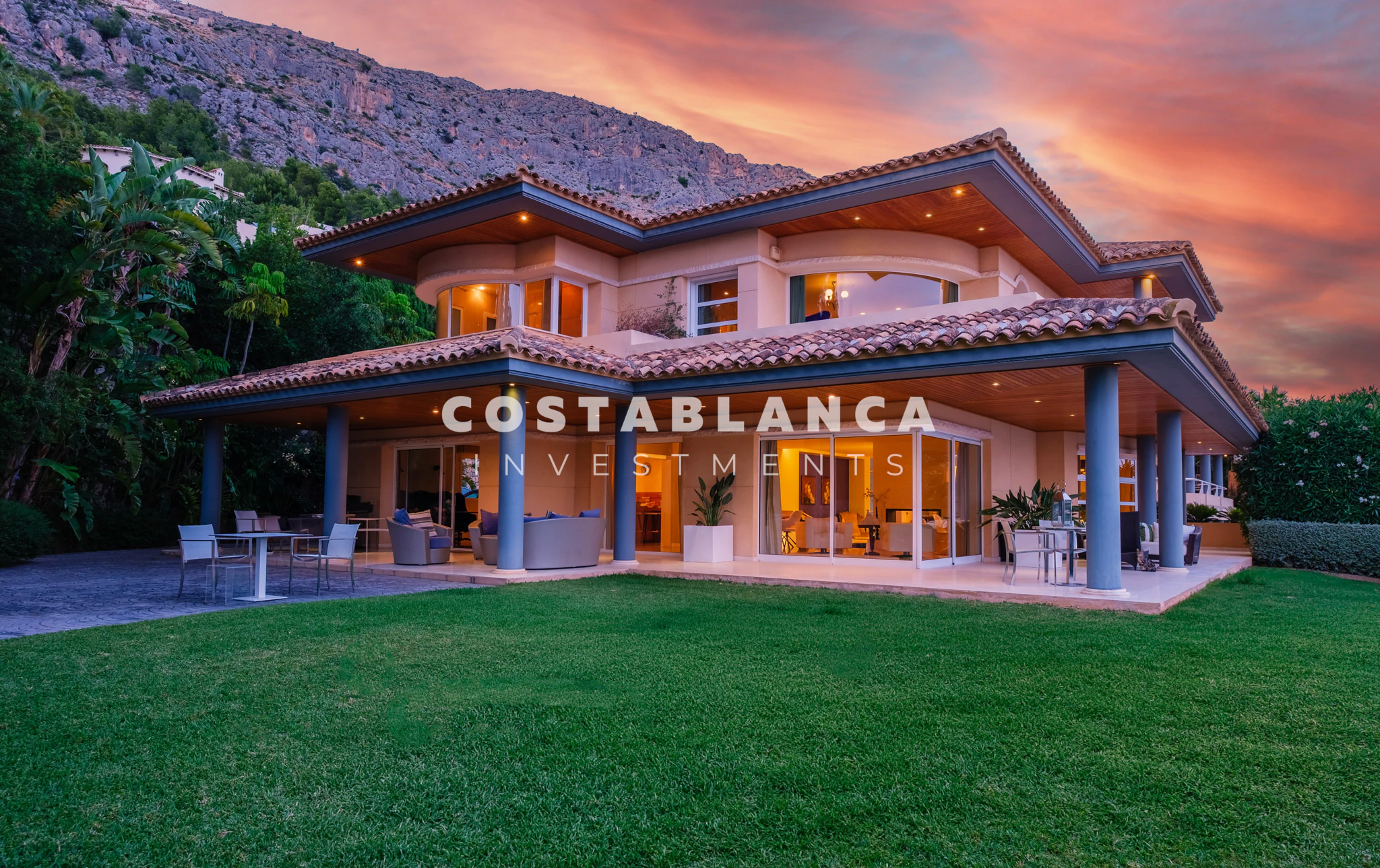 Einzigartige Villa mit außergewöhnlichem Meerblick zu verkaufen in Altea Hills