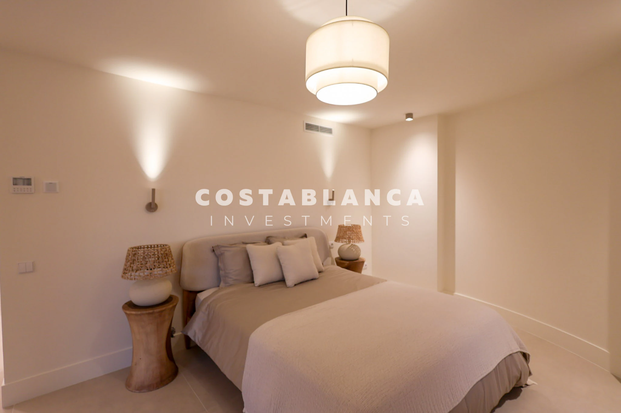 Villa renovada con vistas al mar en venta en Balcón al Mar en Jávea.