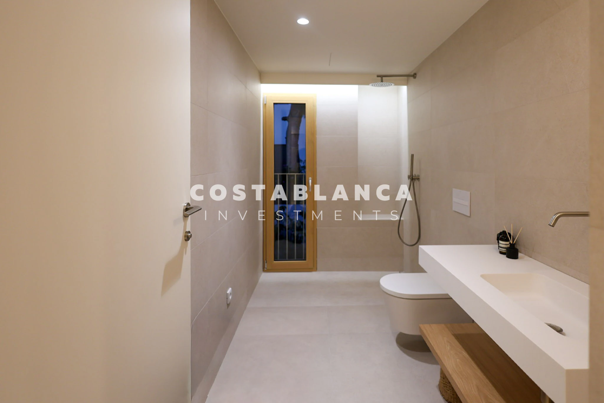 Villa renovada con vistas al mar en venta en Balcón al Mar en Jávea.
