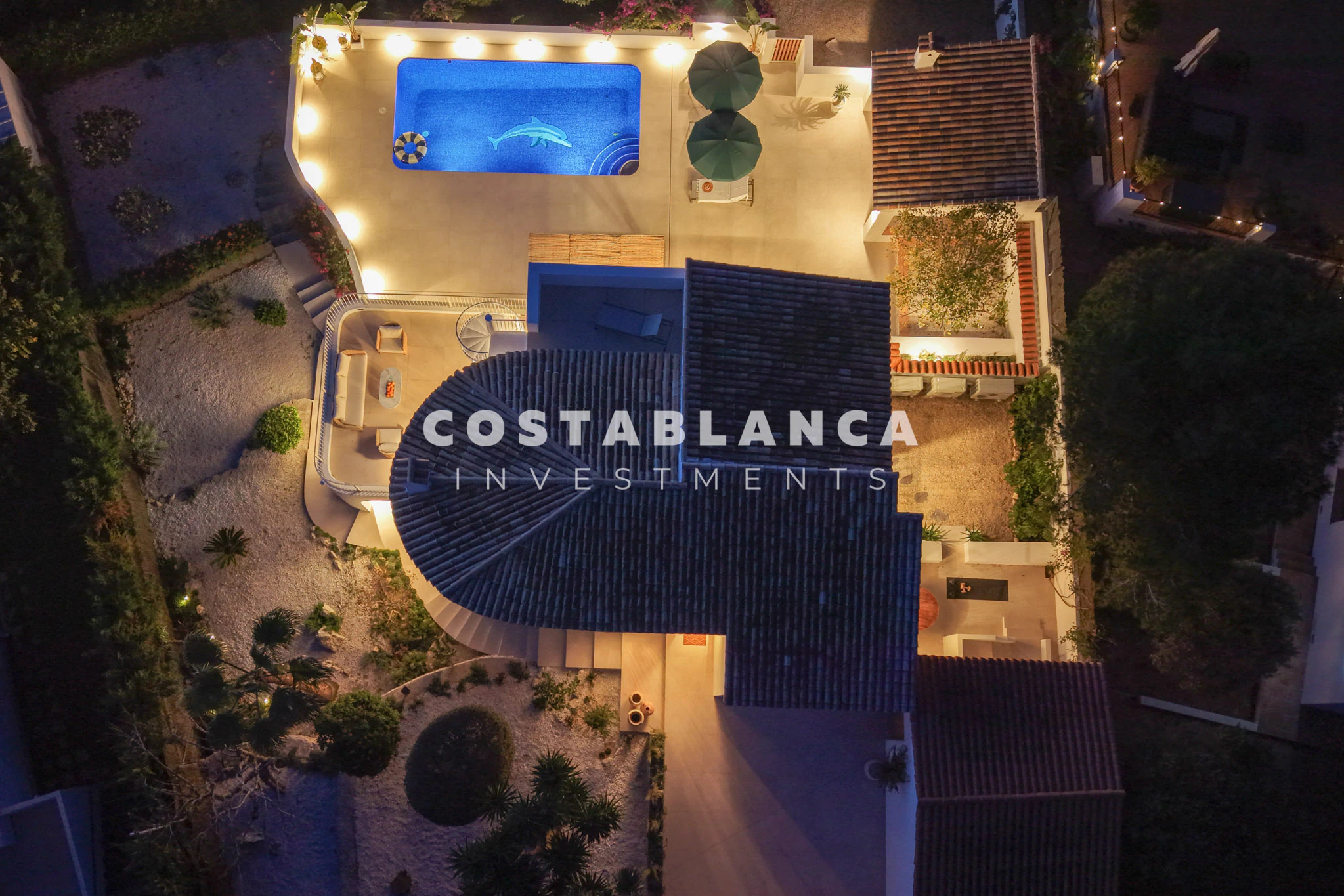 Villa renovada con vistas al mar en venta en Balcón al Mar en Jávea.