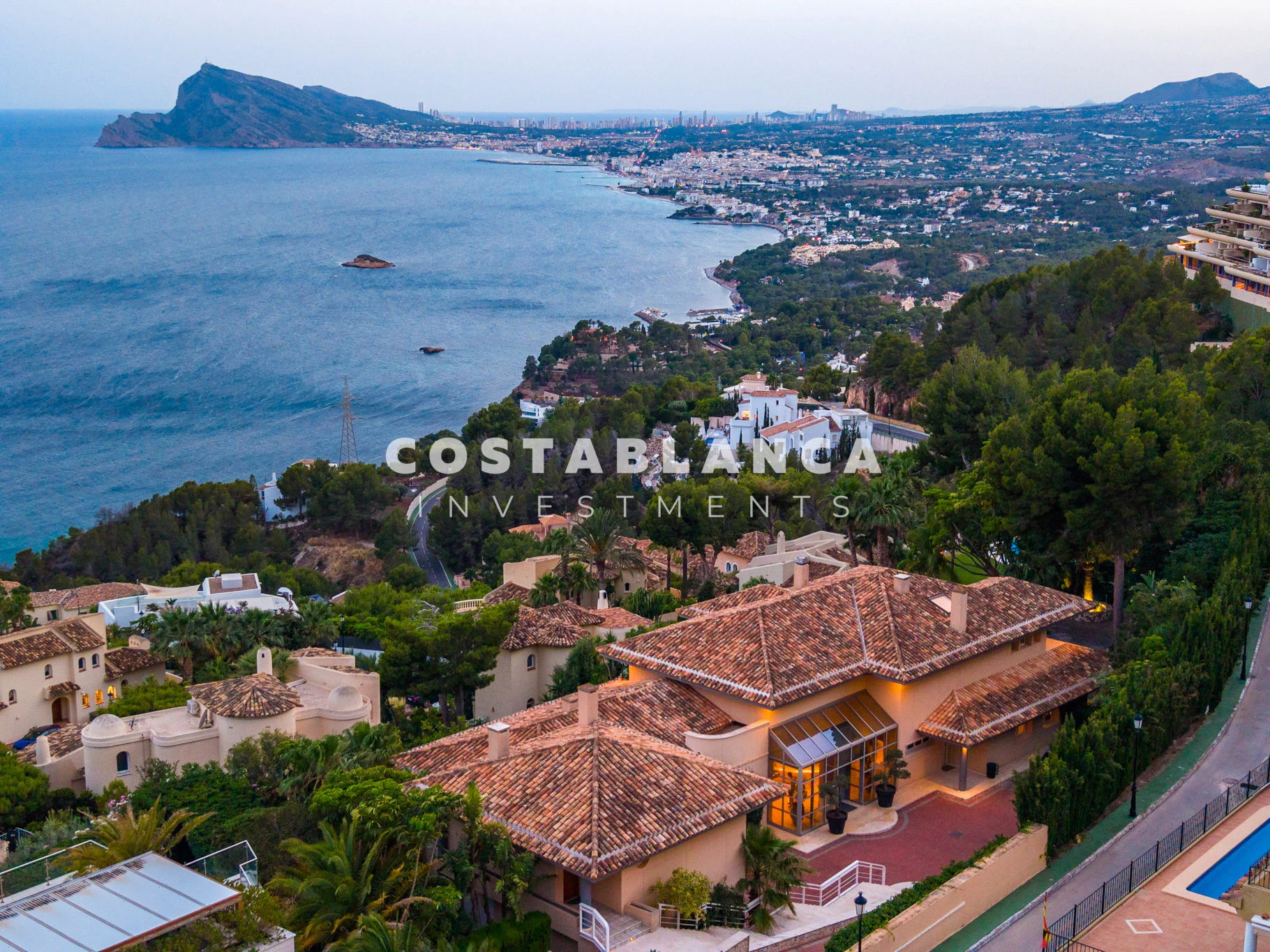 Einzigartige Villa mit außergewöhnlichem Meerblick zu verkaufen in Altea Hills