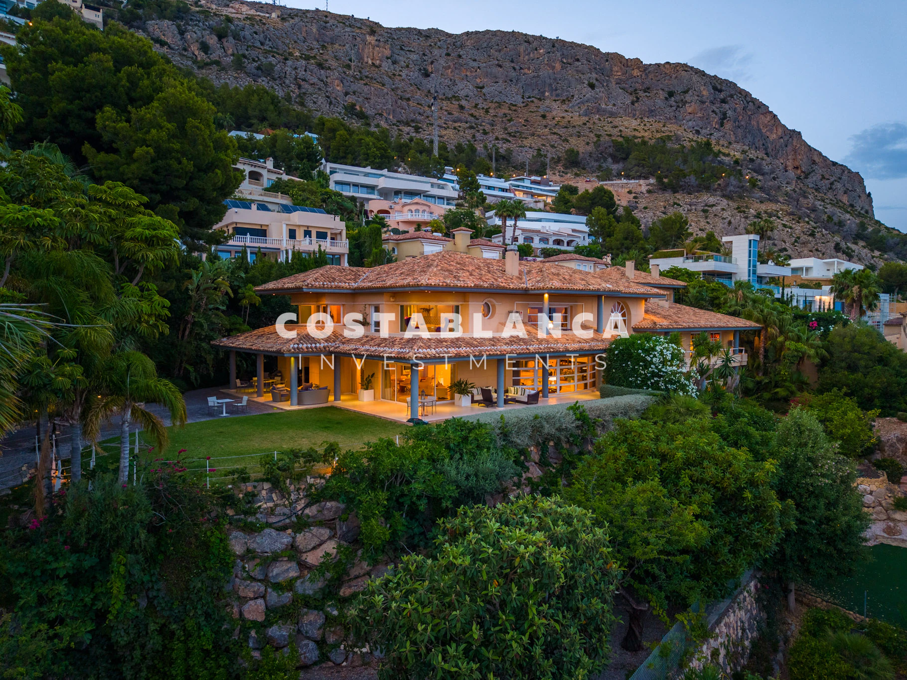 Einzigartige Villa mit außergewöhnlichem Meerblick zu verkaufen in Altea Hills