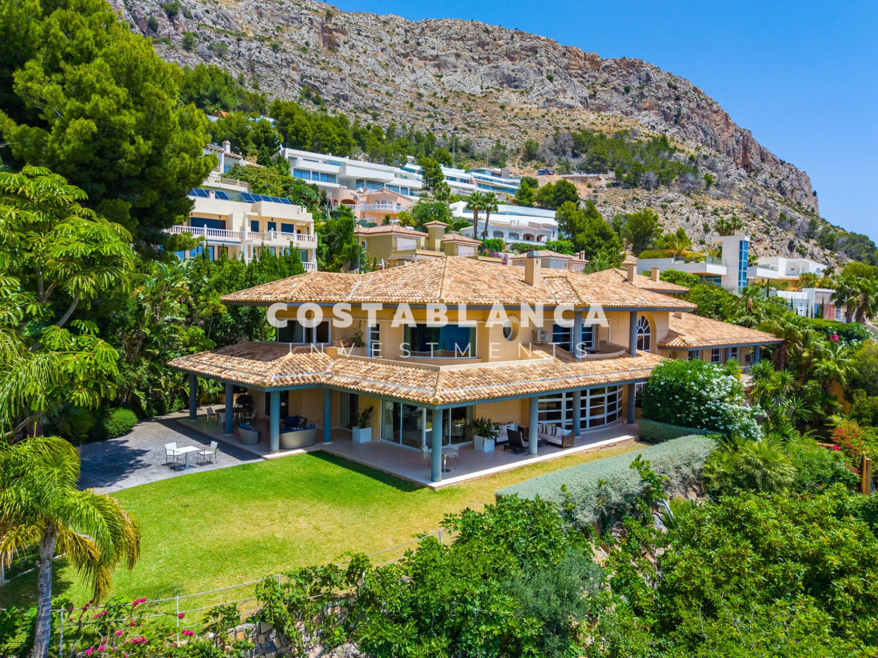 Einzigartige Villa mit außergewöhnlichem Meerblick zu verkaufen in Altea Hills