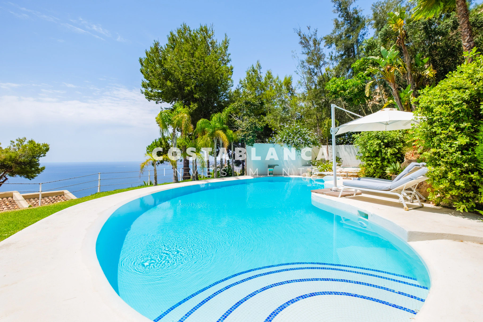 Einzigartige Villa mit außergewöhnlichem Meerblick zu verkaufen in Altea Hills