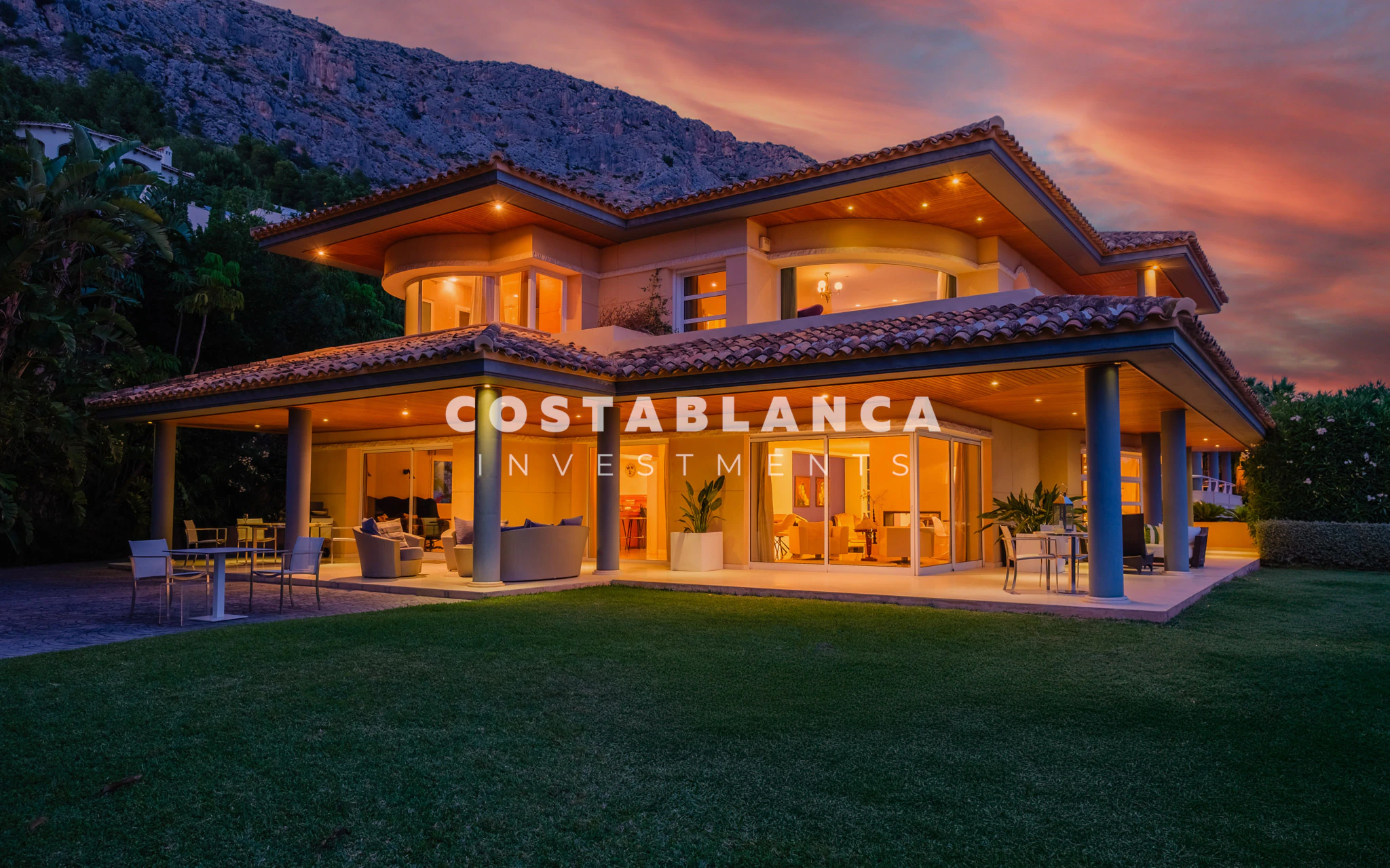 Einzigartige Villa mit außergewöhnlichem Meerblick zu verkaufen in Altea Hills