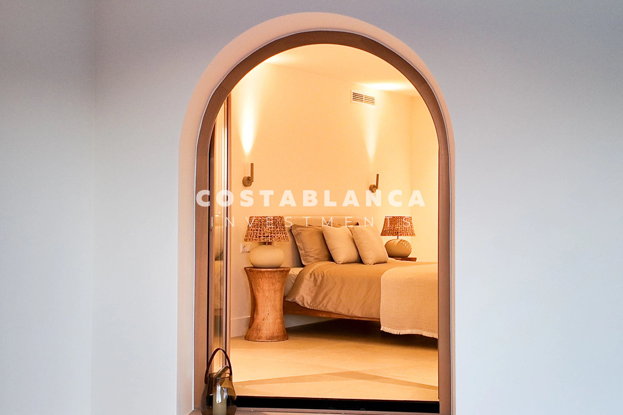Villa renovada con vistas al mar en venta en Balcón al Mar en Jávea.