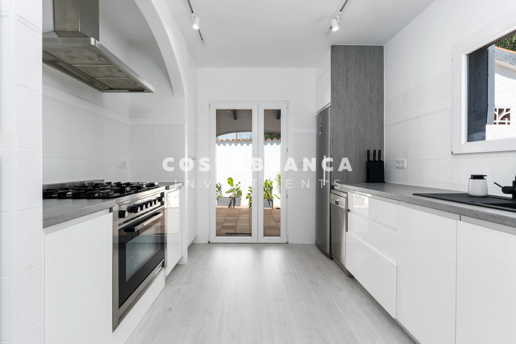 Moderne mediterrane Villa zum Verkauf in Calpe mit Aussicht