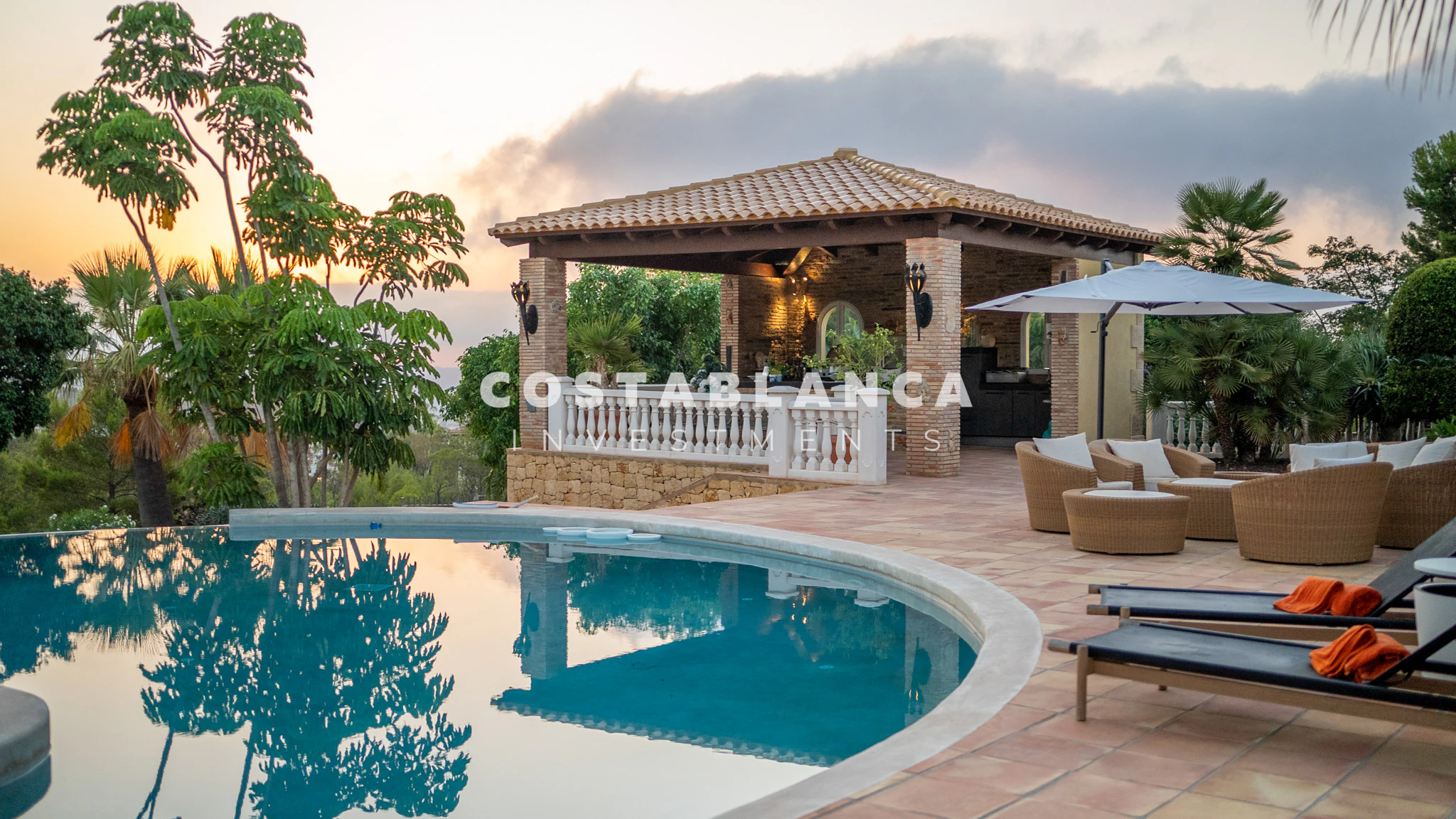 Chalet de lujo con parcela de 32000m2 en venta en la Nucía