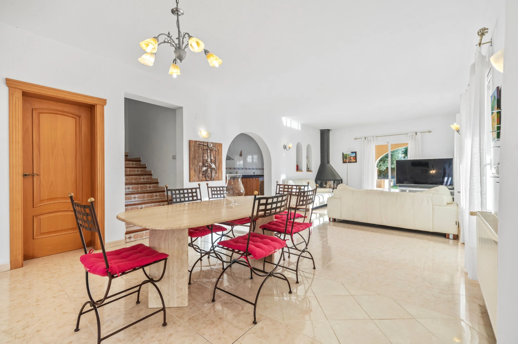 Two-story Mediterranean villa with Garage for Sale in Alhama Springs