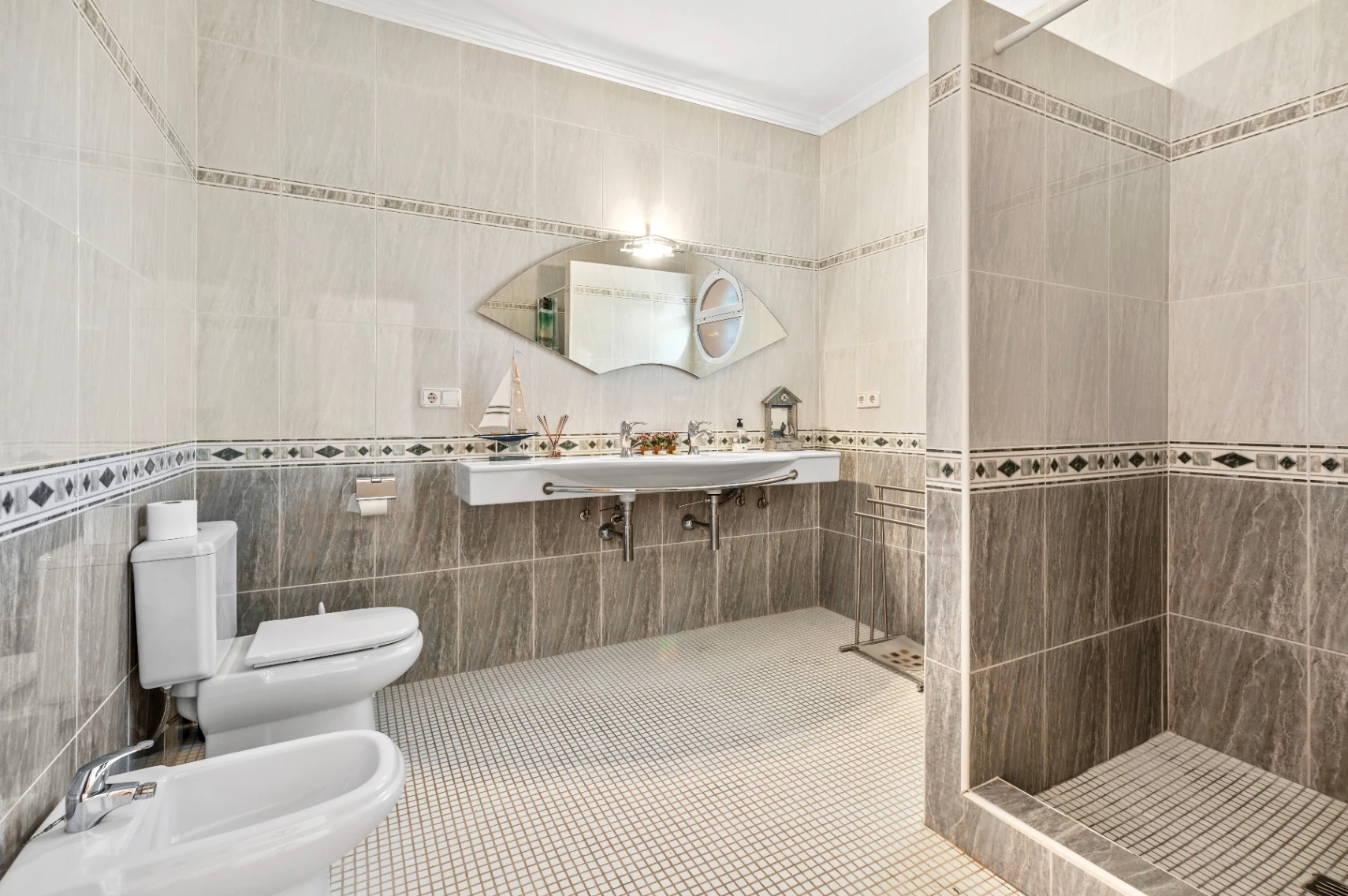 Two-story Mediterranean villa with Garage for Sale in Alhama Springs