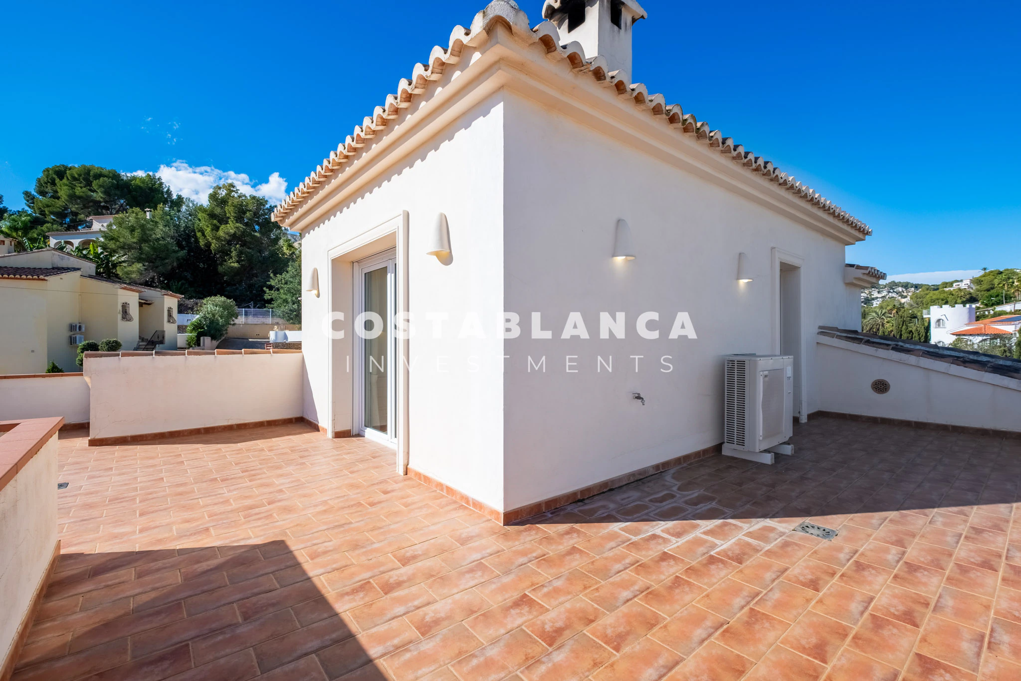 Ruimtelijk Mediterraan Huis te koop met Zwembad Dichtbij de Kust in Benissa