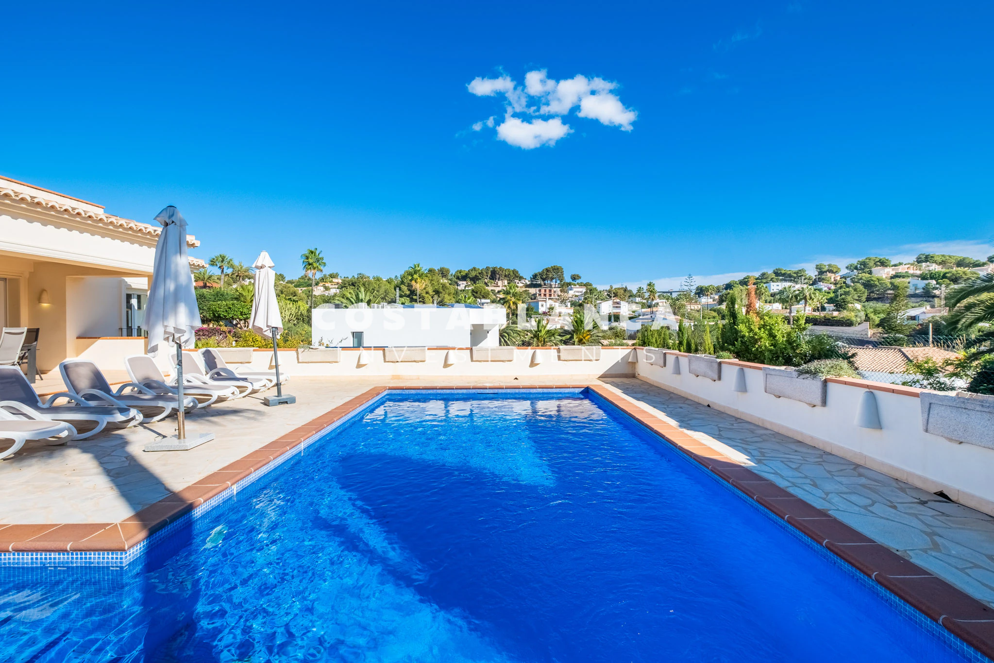 Ruimtelijk Mediterraan Huis te koop met Zwembad Dichtbij de Kust in Benissa