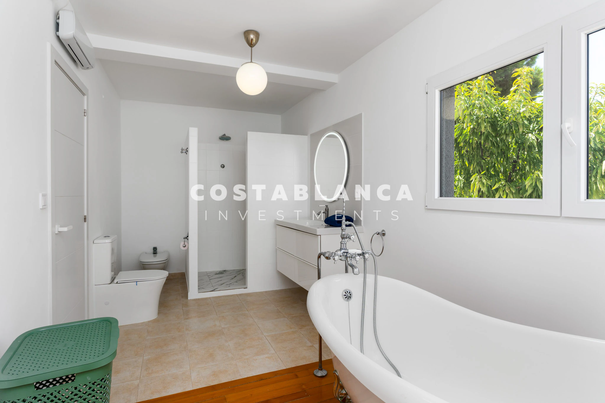Moderne mediterrane Villa zum Verkauf in Calpe mit Aussicht